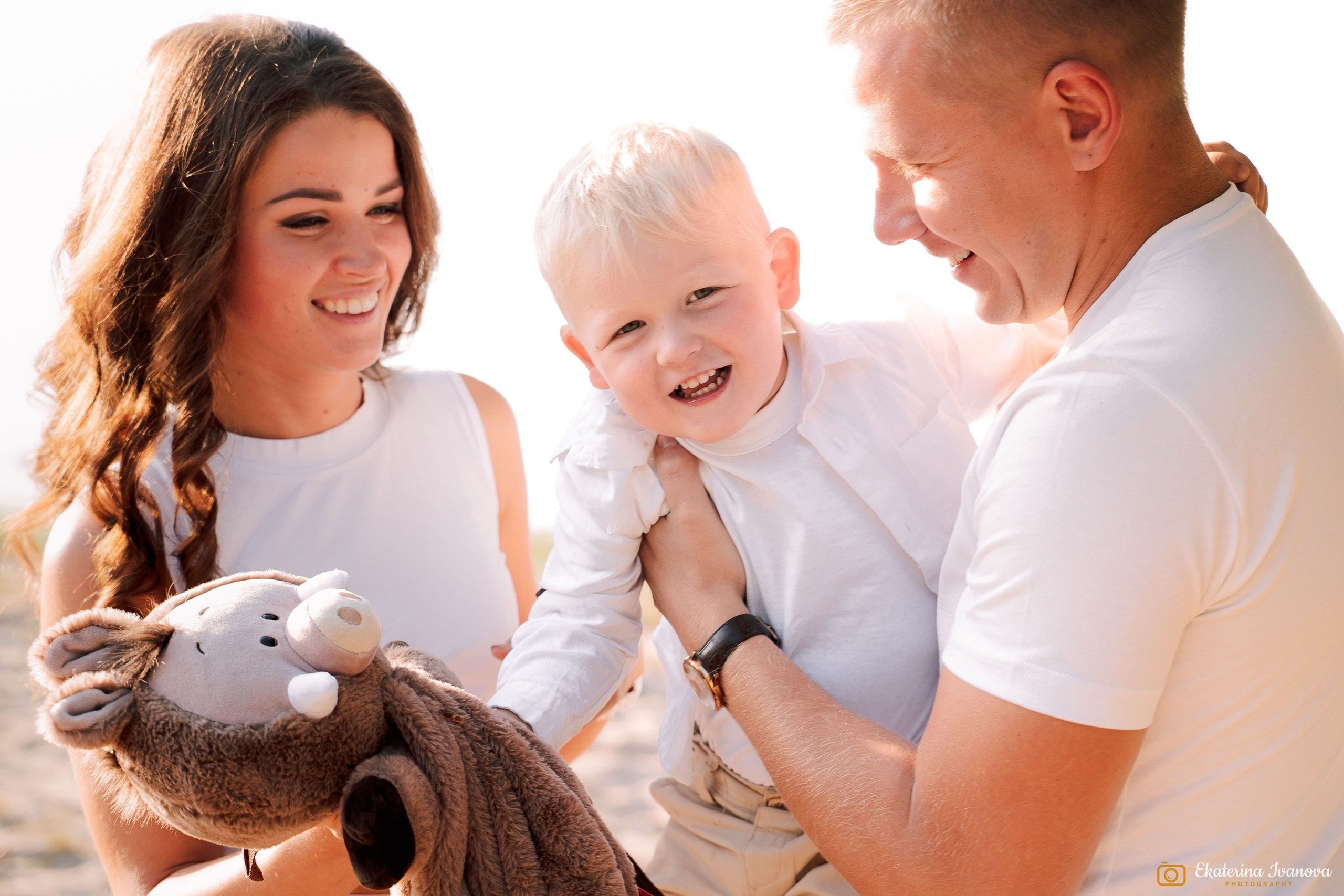 Семейная фотосессия в студии. Фотограф Екатерина в городе Новороссийск