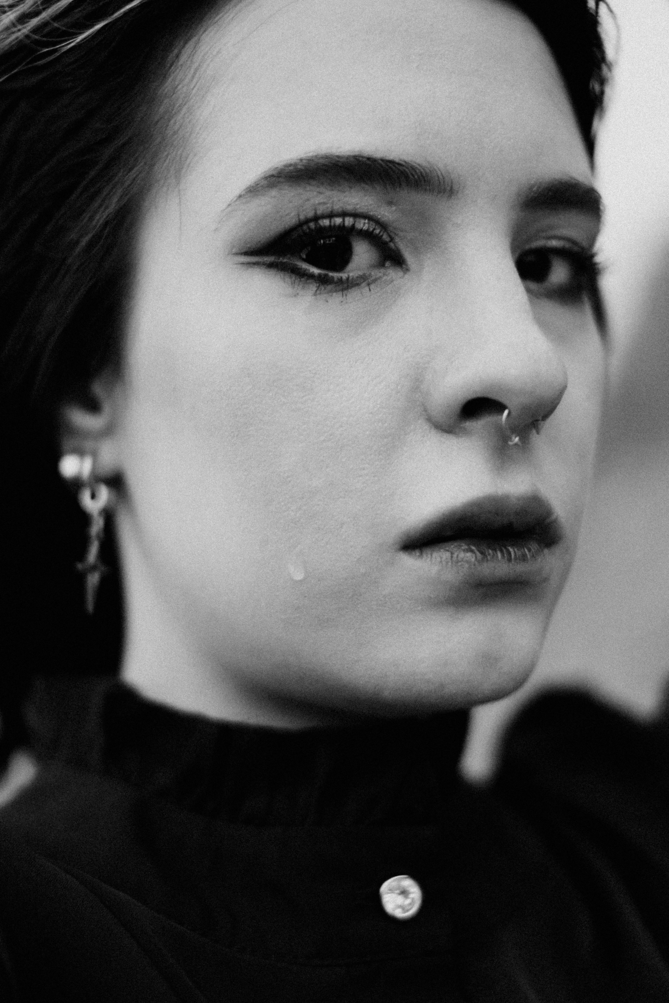 Съёмка у моря с оленьими рогами