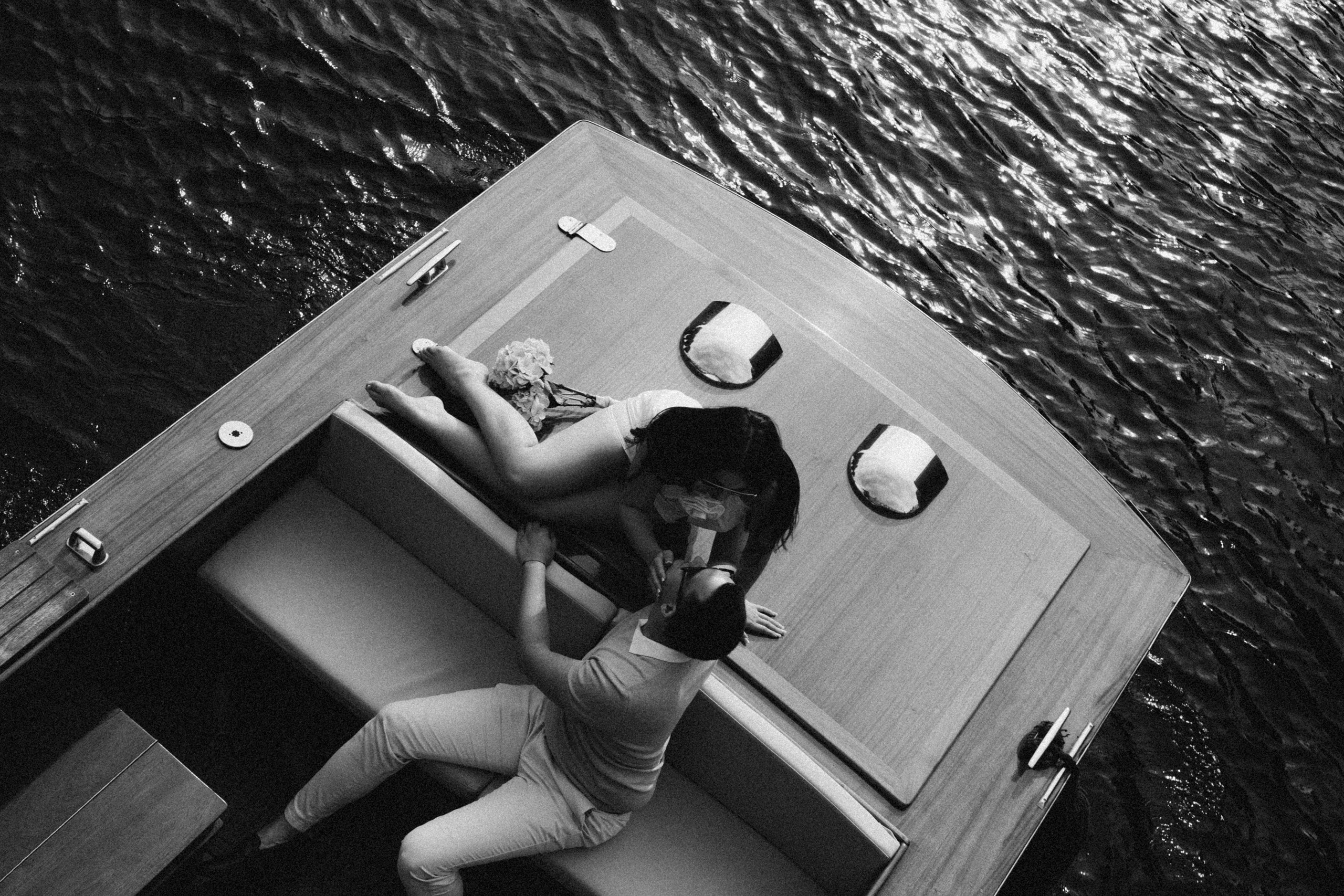 СВАДЕНБНАЯ СЬЕМКА НА КАТЕРЕ ПО КАНАЛАМ САНКТ-ПЕТЕРБУРГА И В АКВАТОРИИ НЕВЫ. Профессиональный фотограф, Санкт-Петербург — Виктория Богомолова