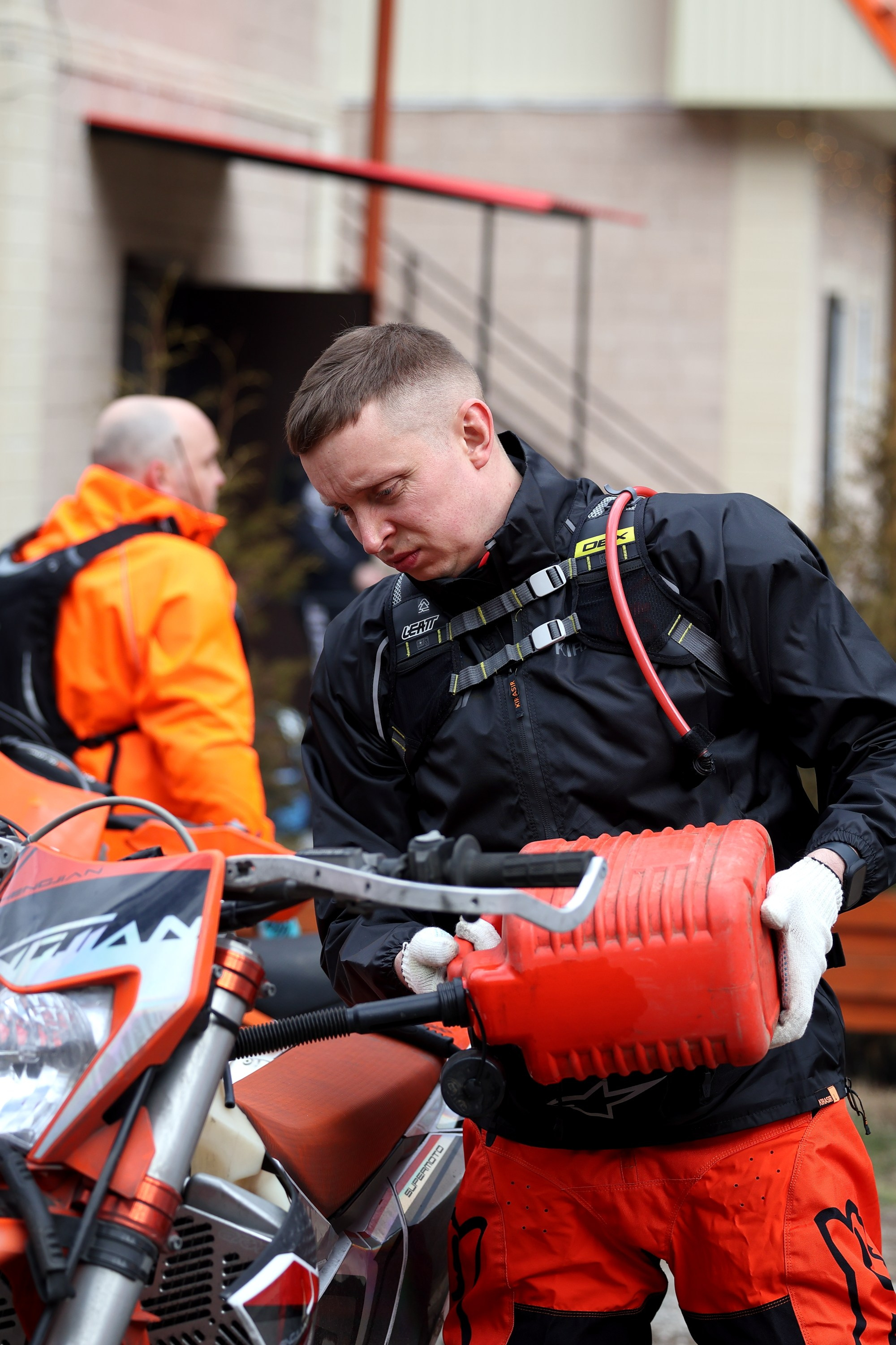 Репортажная фотосъемка выезда на эндуро мотоциклах в Кисловодск с НашиТуры. 