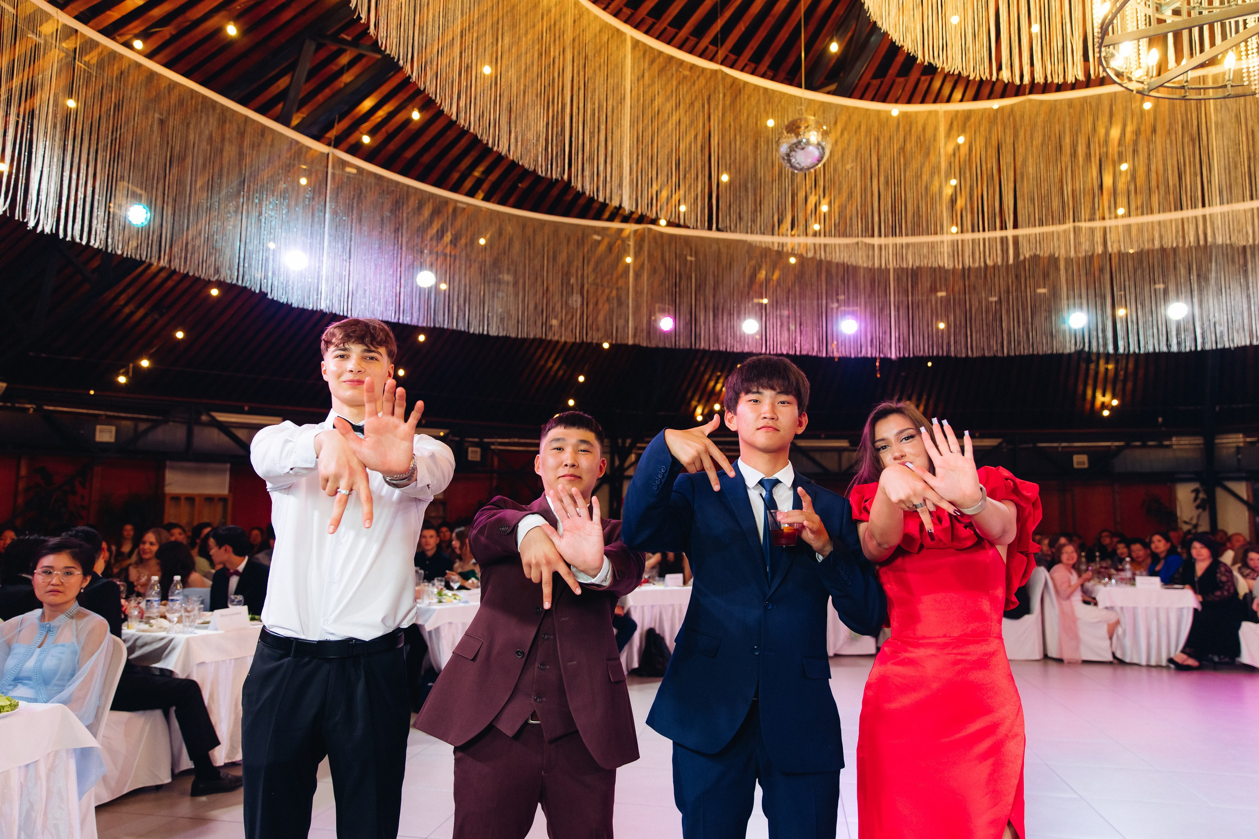 Выпускной вечер. 49 школа. Баран на корове. Свадебный и семейный фотограф в Улан-Удэ