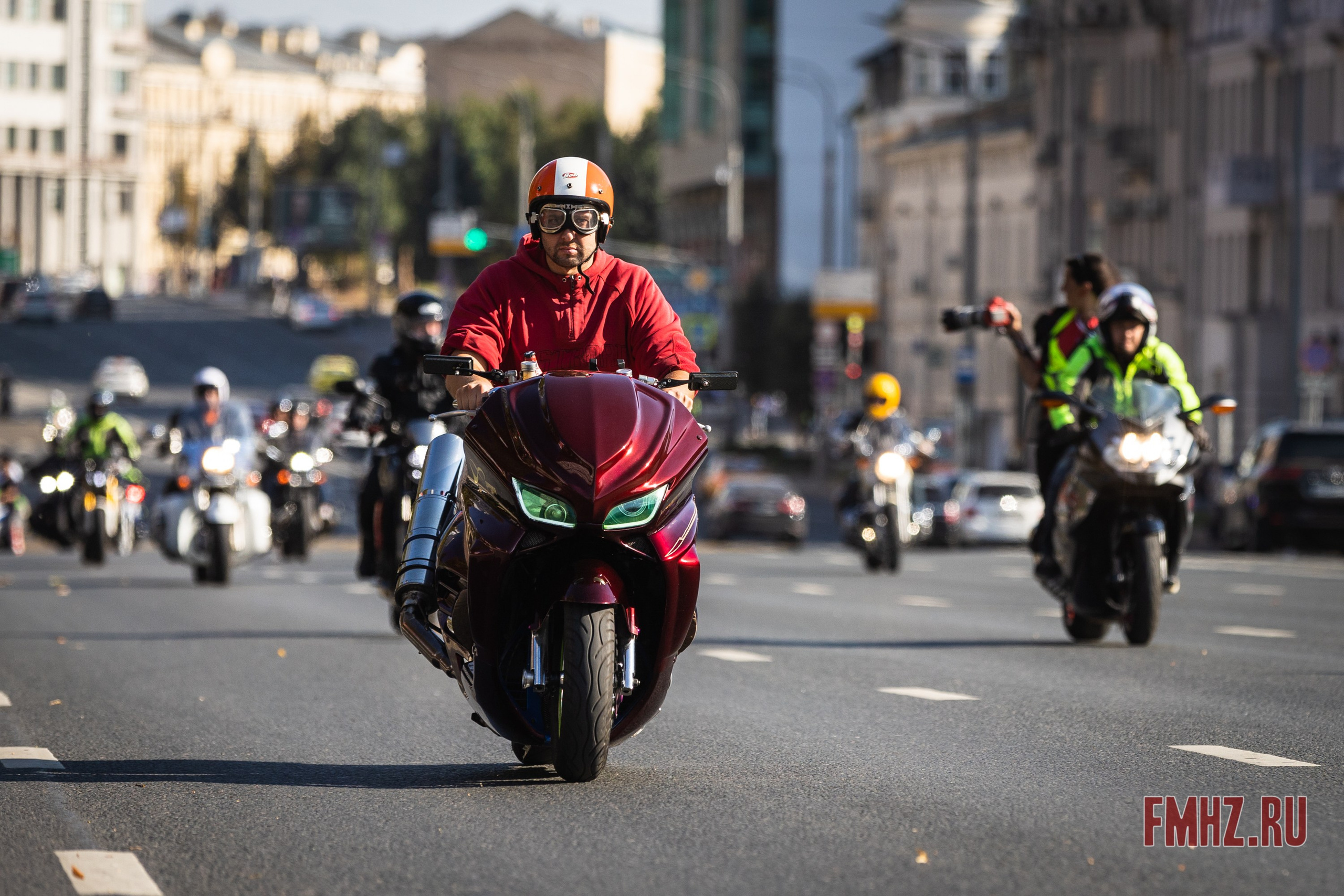 Закрытие Мотосезона 2023 на проспекте Академика Сахарова. Фотограф Владимир Охрименко