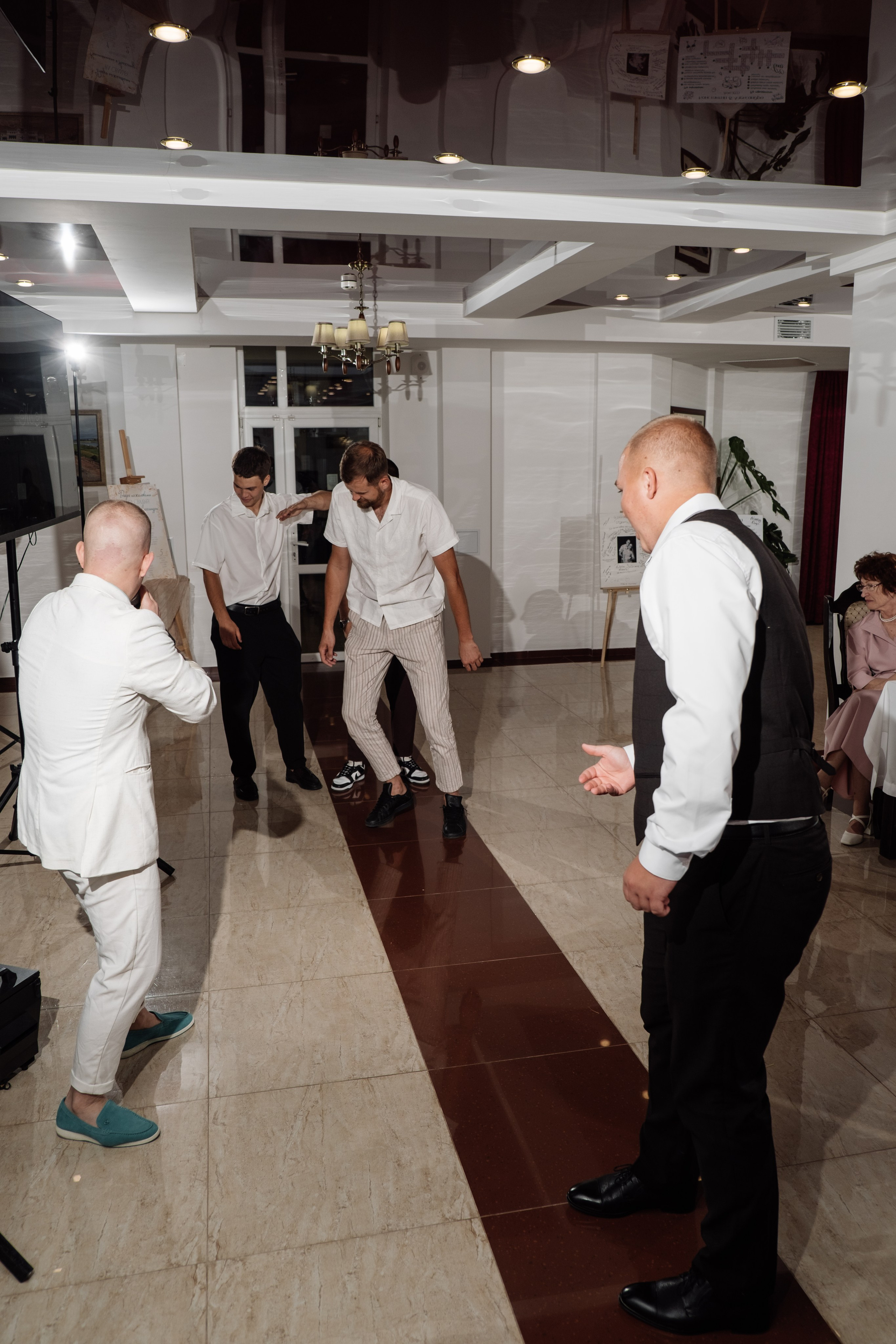 Свадебный ретопртаж. Профессиональная фотосъемка в Крыму. Натуральные эмоции и живые кадры. Забронируйте дату прямо сейчас!