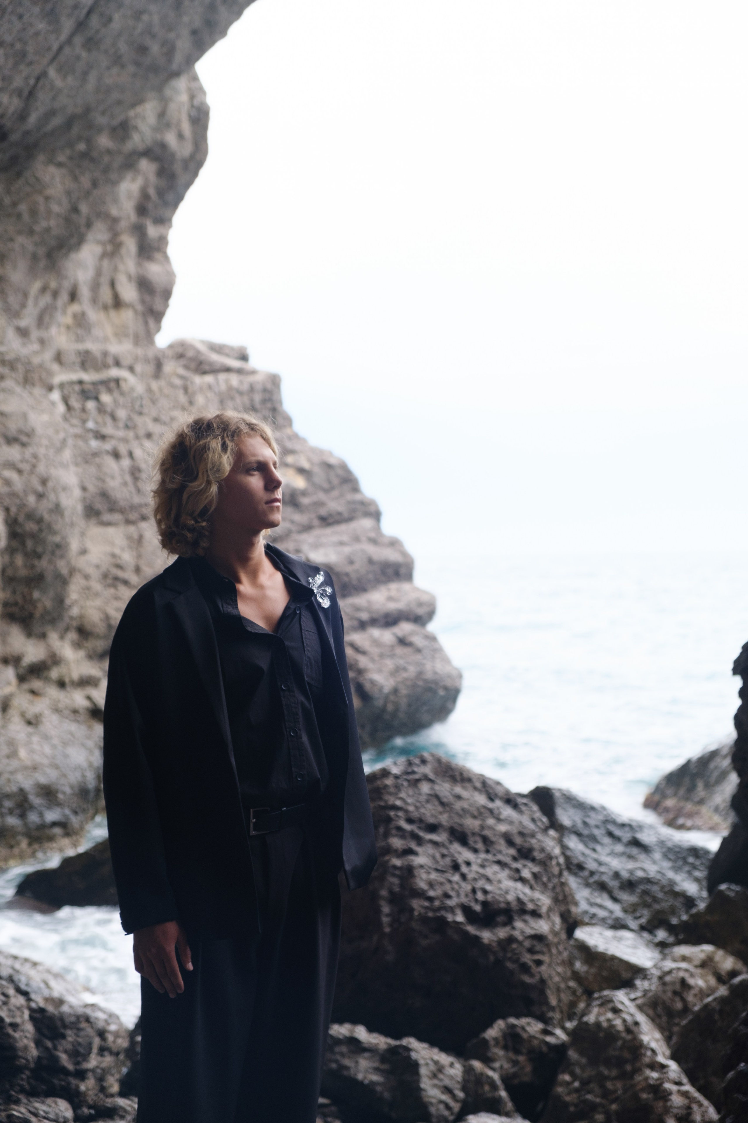 Свадебная фотосессия на Тропе Глицина Судак. Профессиональная фотосъемка в Крыму. Натуральные эмоции и живые кадры. Забронируйте дату прямо сейчас!