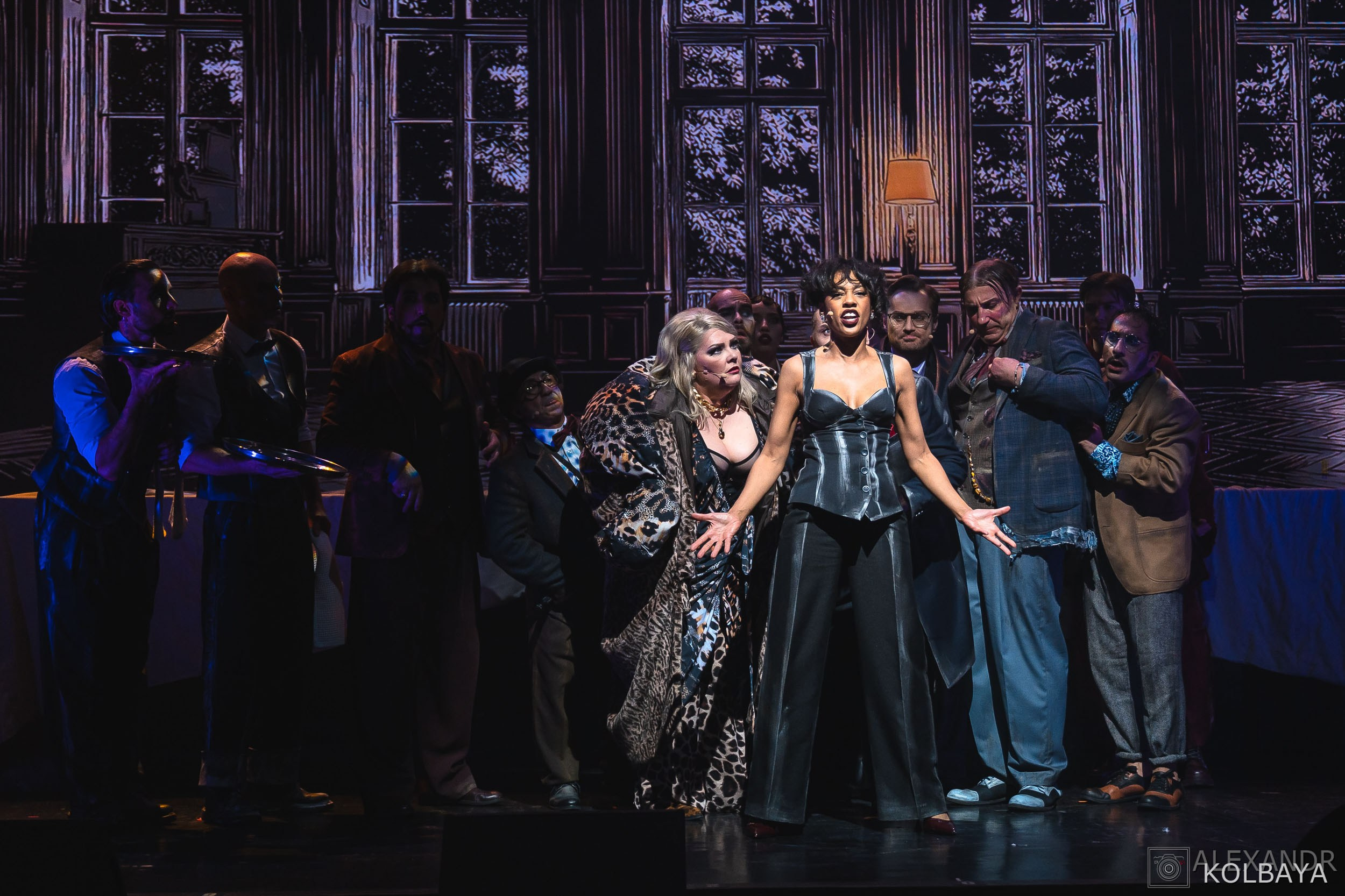 Фотографии со спектакля «Однажды в городе N». Концертный и театральный репортажный фотограф в Москве Александр Колбая