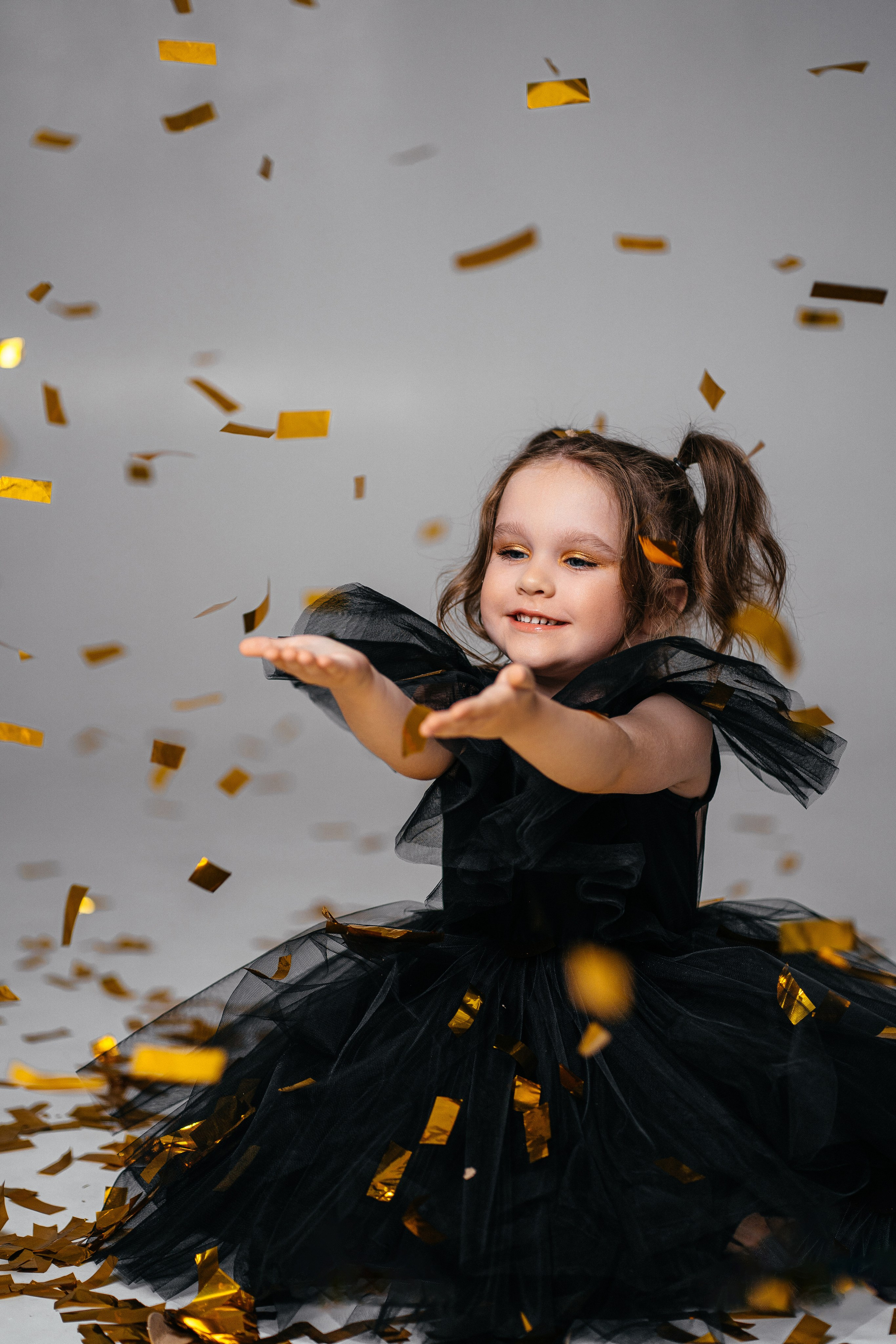 Фотосессия для девочки в платье. Фотограф Ким Наталья в Красноярске