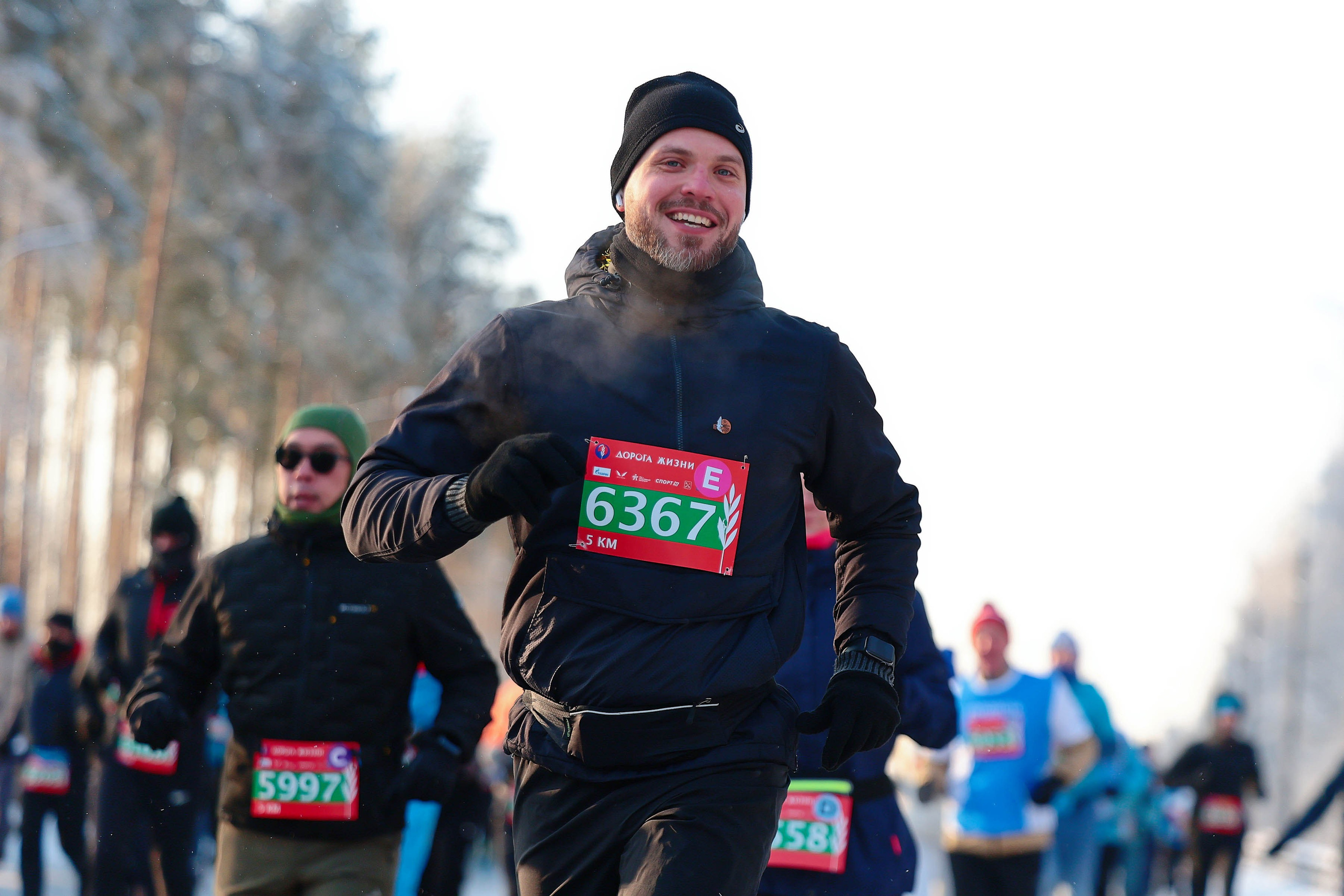 Зимний марафон «Дорога жизни» 2026. Спортивный фотограф в Санкт-Петербурге Илья Vacool