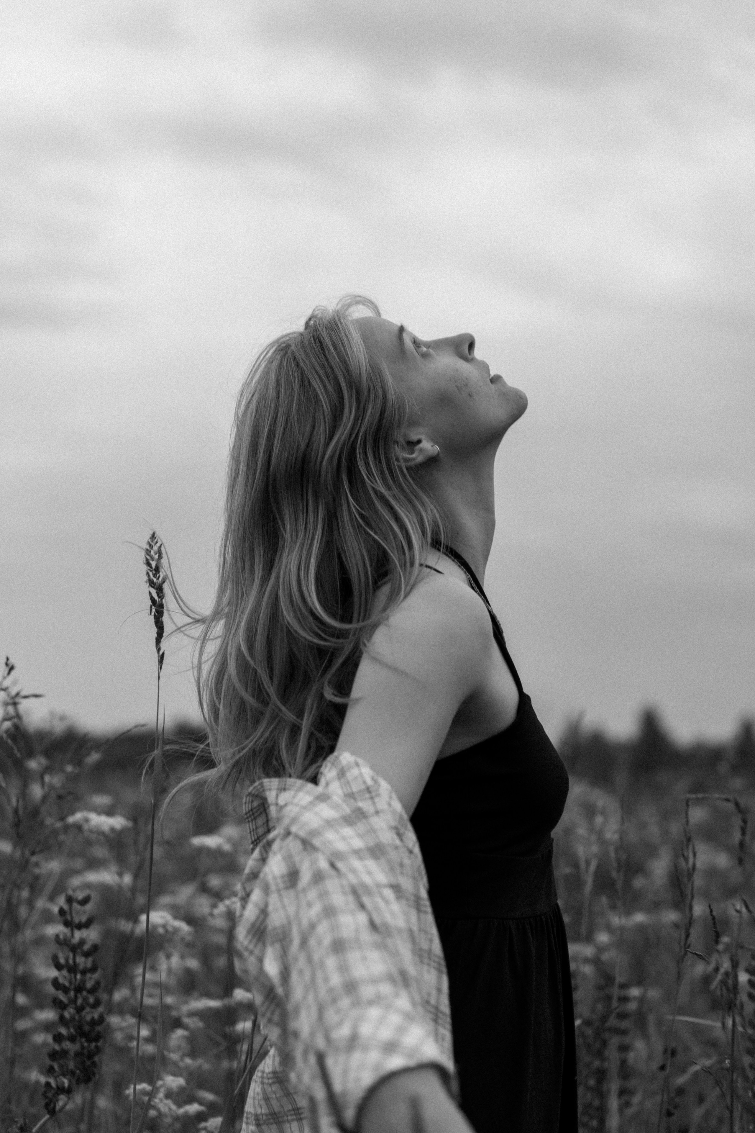 В поле люпинов. Фотограф Елизавета Потешкина