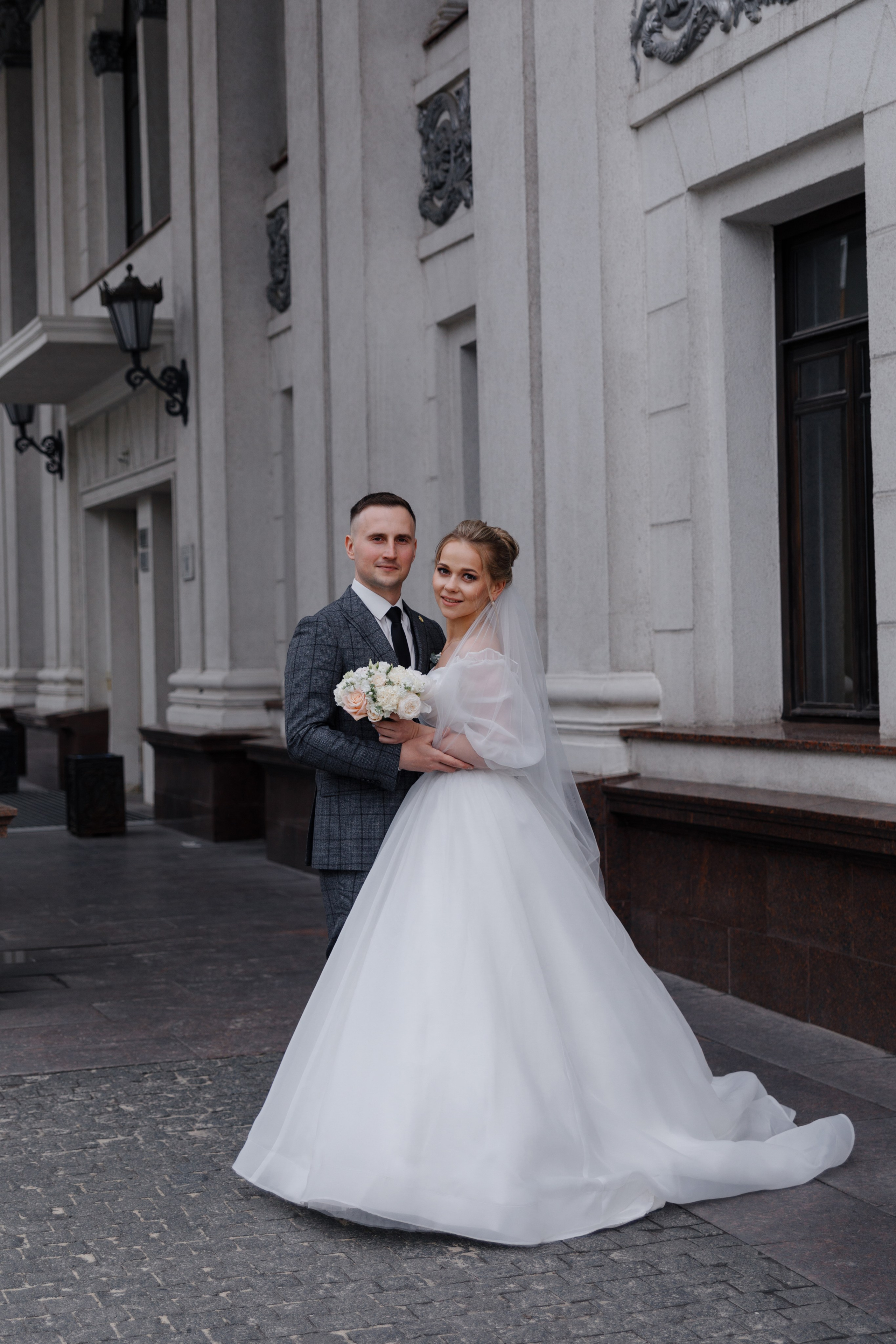 Апрельская история. Главная