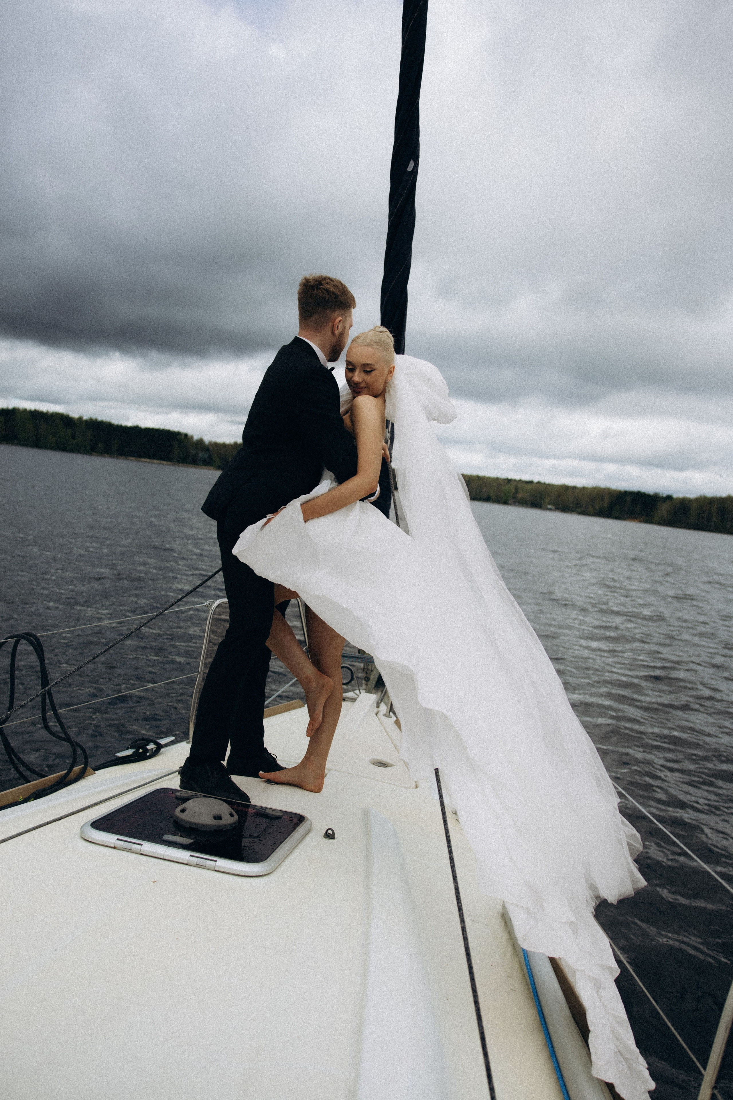 Свадебная фотосъемка в Грибоедовском ЗАГСе Москвы и на яхте