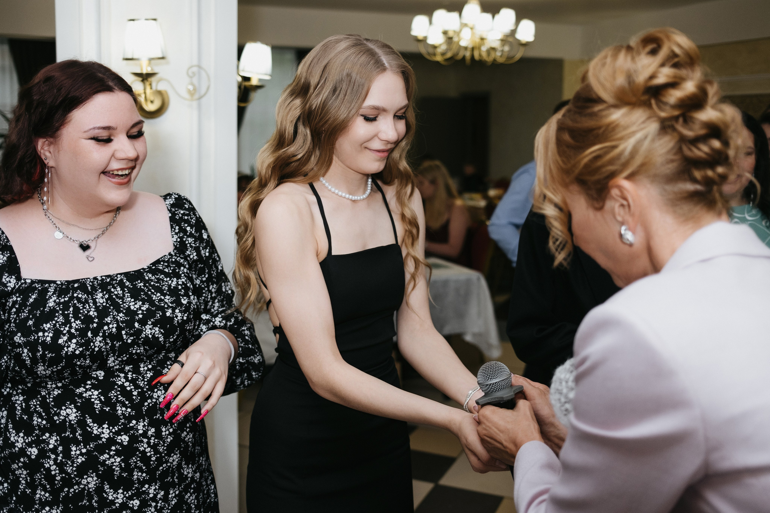 Выпускной 11 класс школы № 30. Свадебный и репортажной фотограф Денис Ожигин в Краснодаре и Краснодарском крае