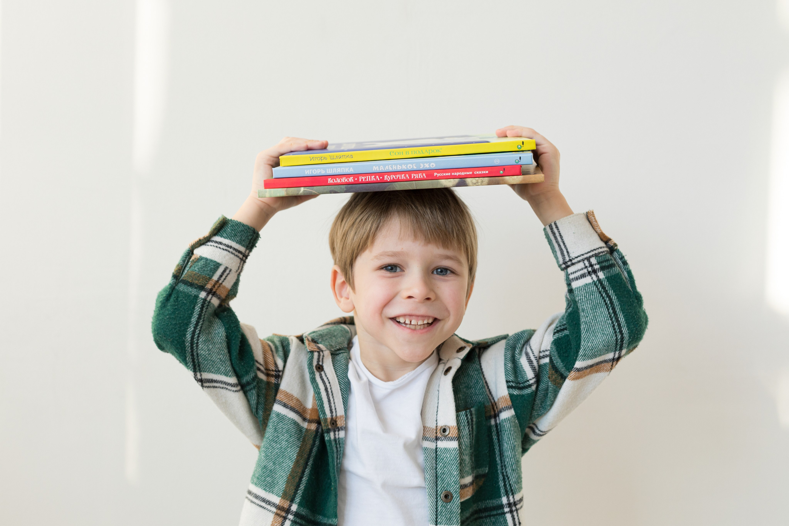 Фотосессия с детскими книгами. Детский и контент фотограф Надя Волкова Санкт-Петербург