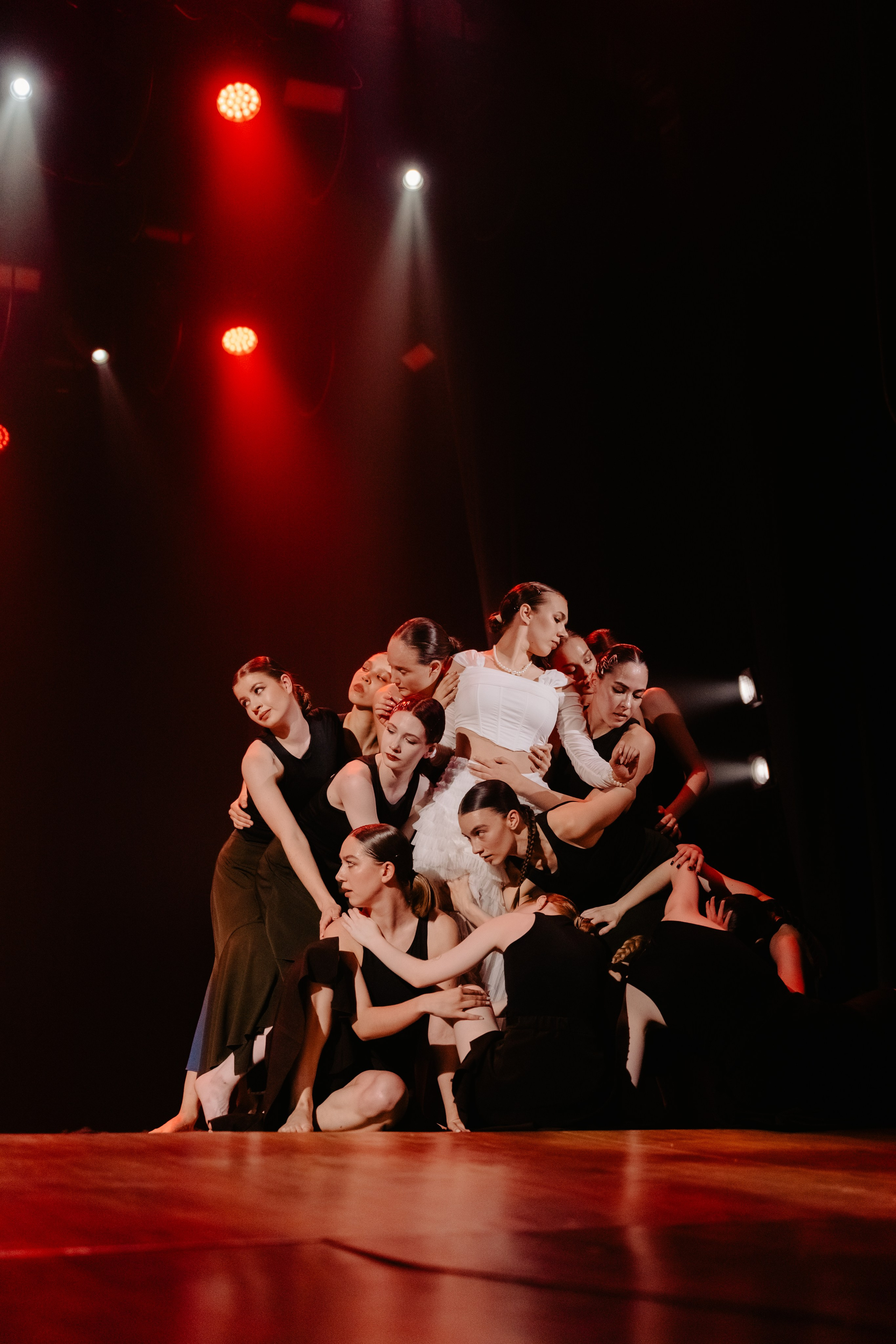 Спектакль «Песнь сирен». Главная