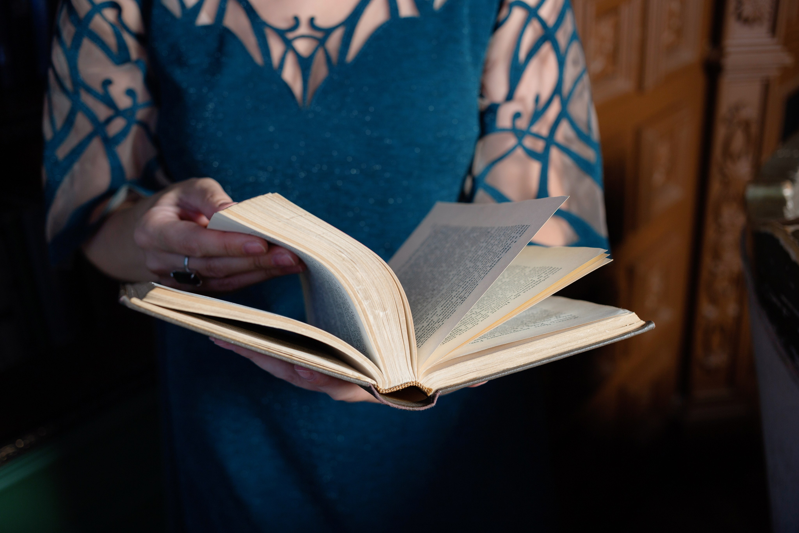 Профессиональные фото психолога для сайта и соцсетей в СПб. Портретные фотосессии, контент-съемки, репортаж