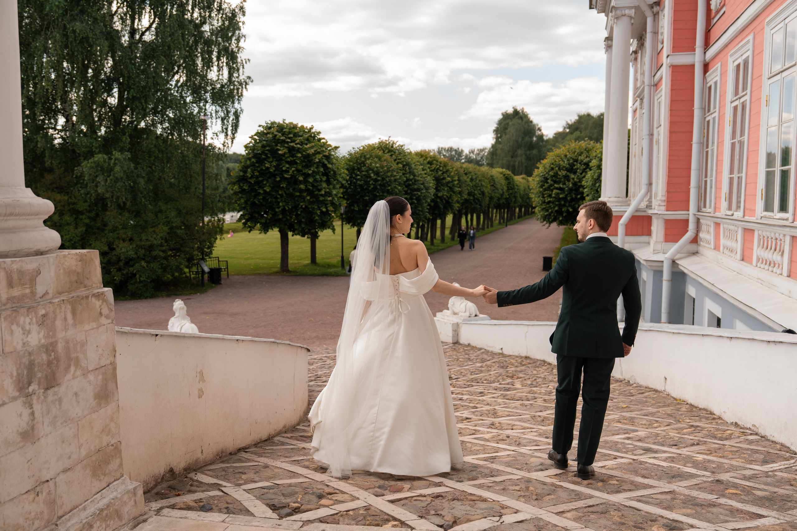 Влад и Илина в Кусково. Свадебный фотограф в Москве Анна Полушина