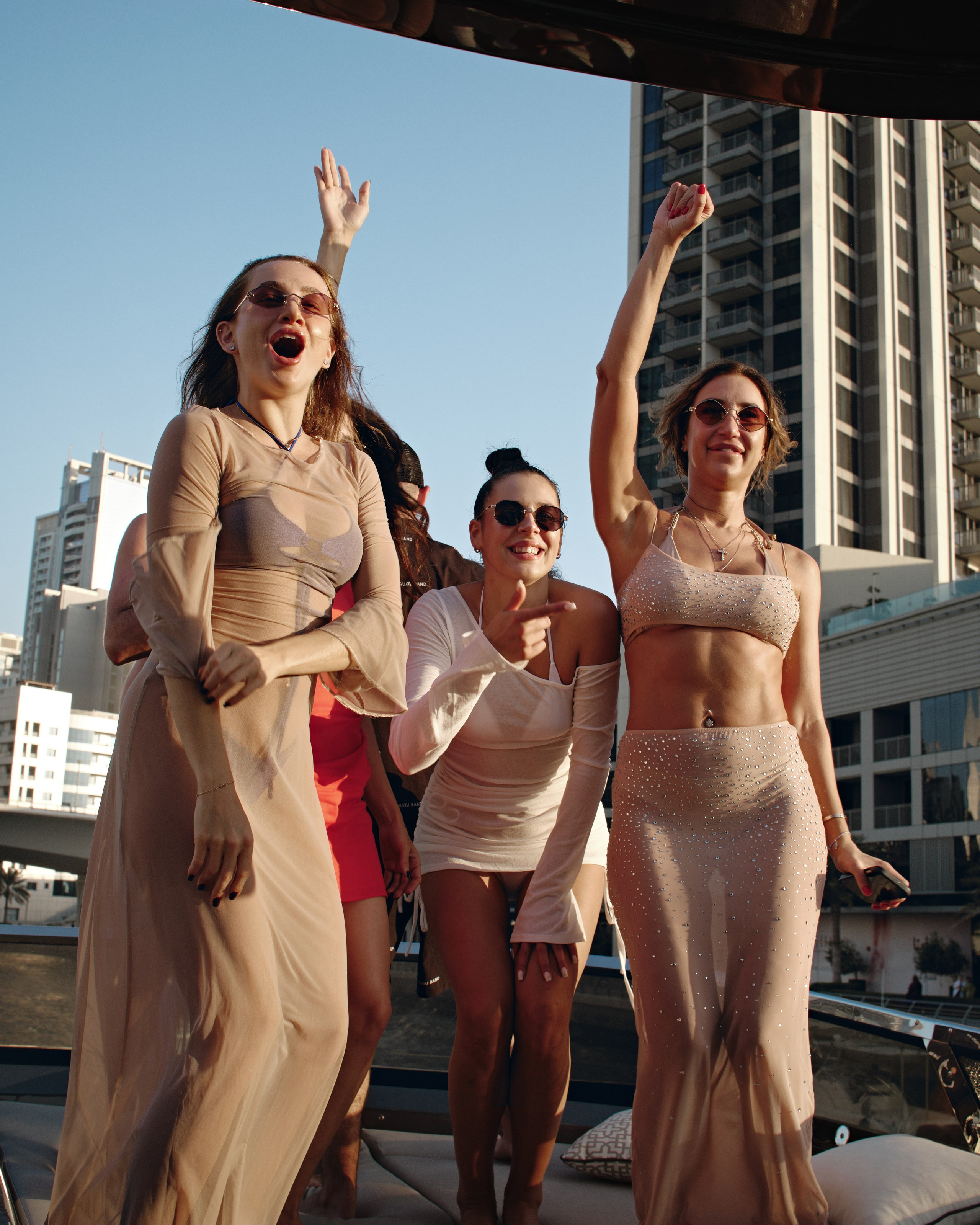 PAVEL DEREVYANKO. NOIZOMAX Художественный фотограф в Дубай