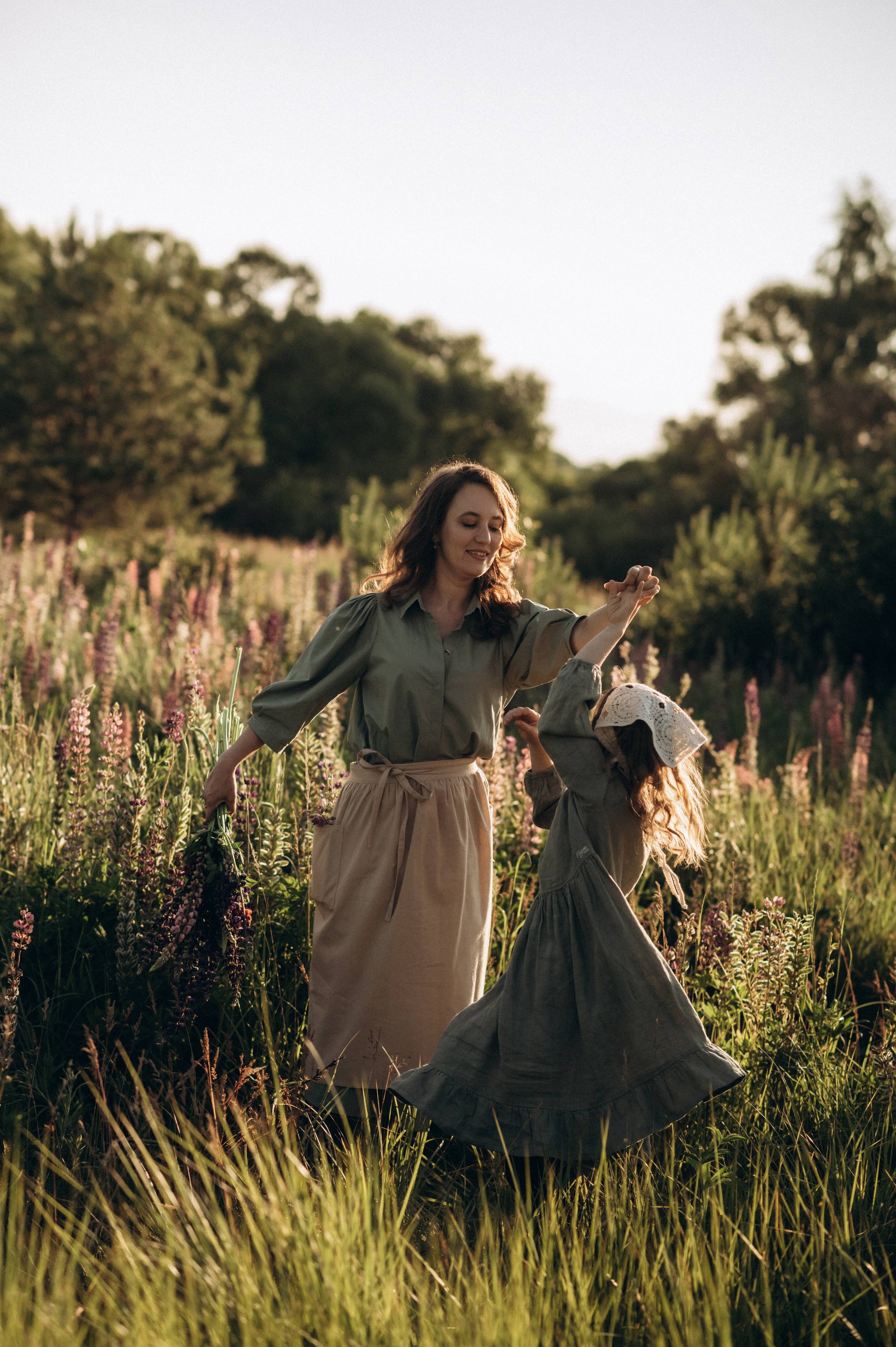 Кристина, Соня и люпиновый вечер. Фотограф Мария Стрелкова