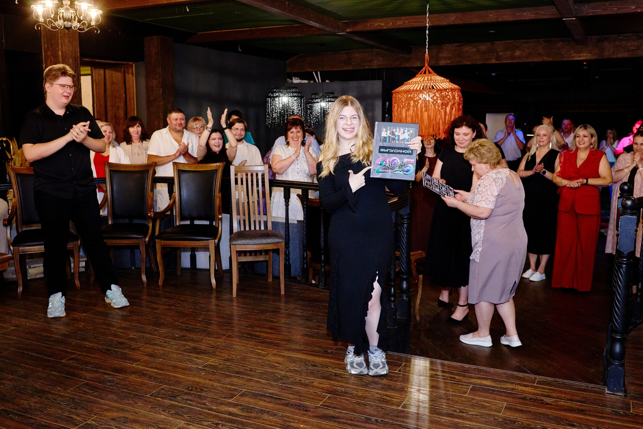 Выпускной 35 Сош. Фотограф Выпускные альбомы Таганрог Сергей Коробченко