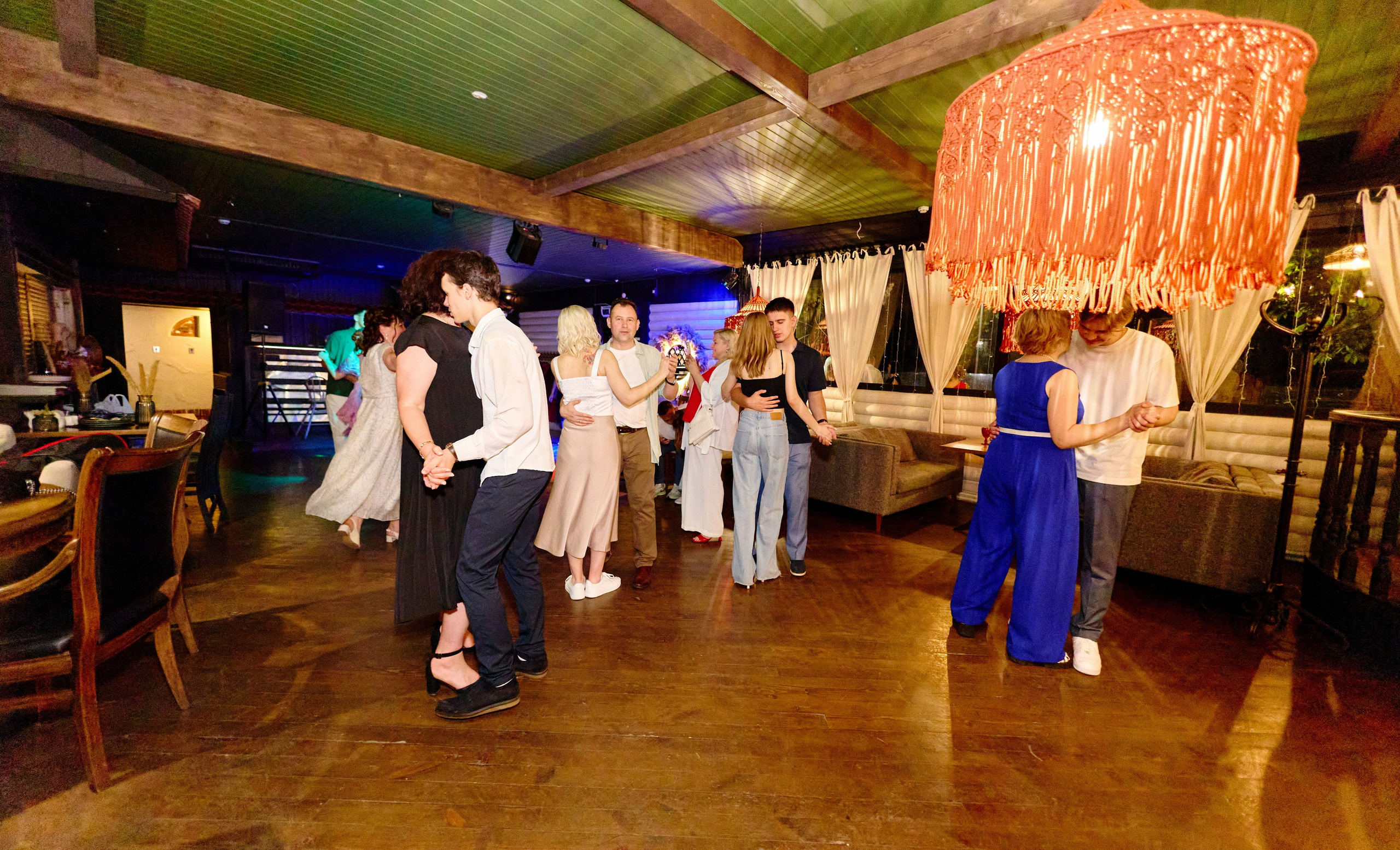 Выпускной 35 Сош. Фотограф Выпускные альбомы Таганрог Сергей Коробченко