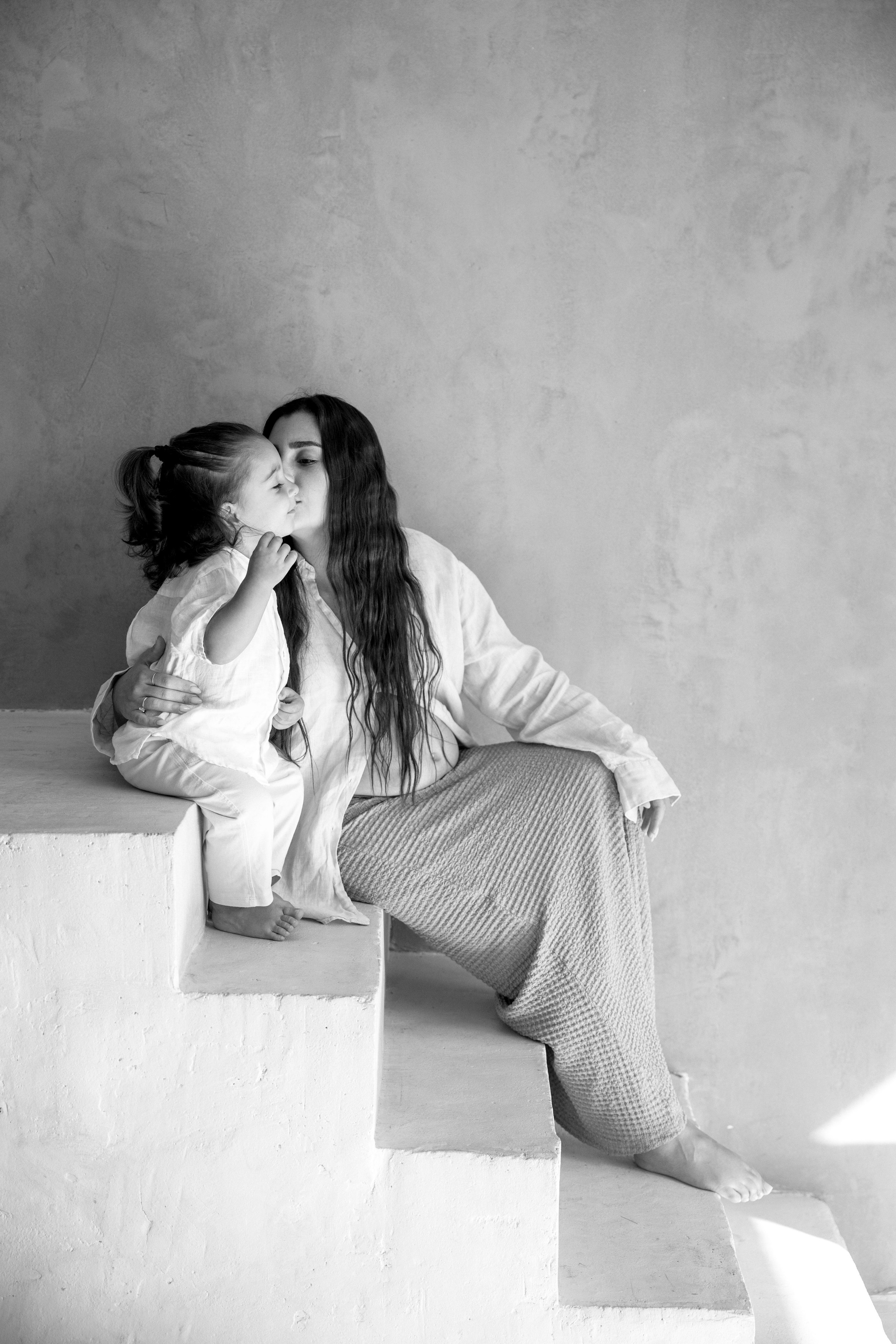 Pregnancy photoshoot inside the Grey Studio. Главная