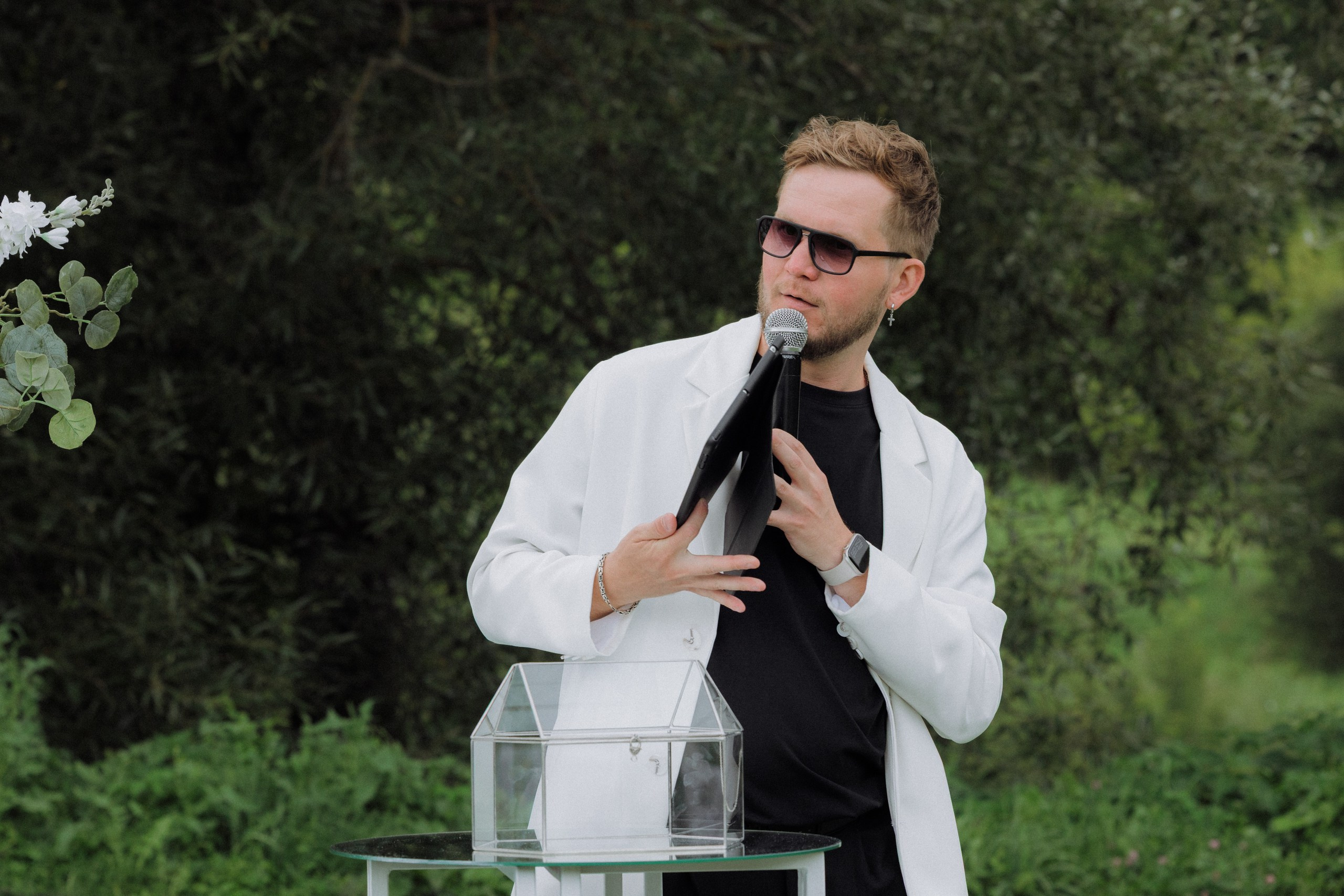 Ведущий Эмиль Тайматов в Москве и Московской области