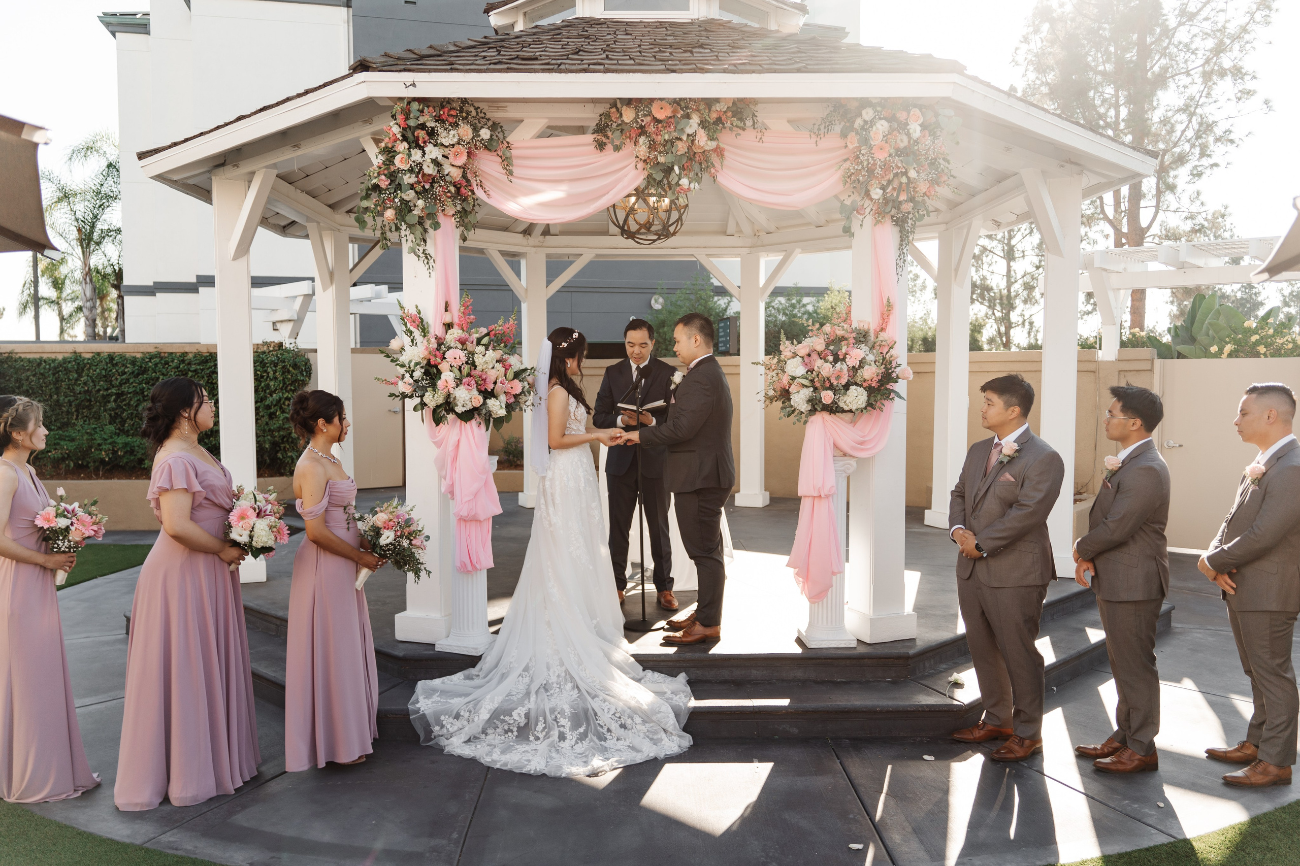 2025-08-16_AndreaChristopher. Ретушер Зенькевич Света