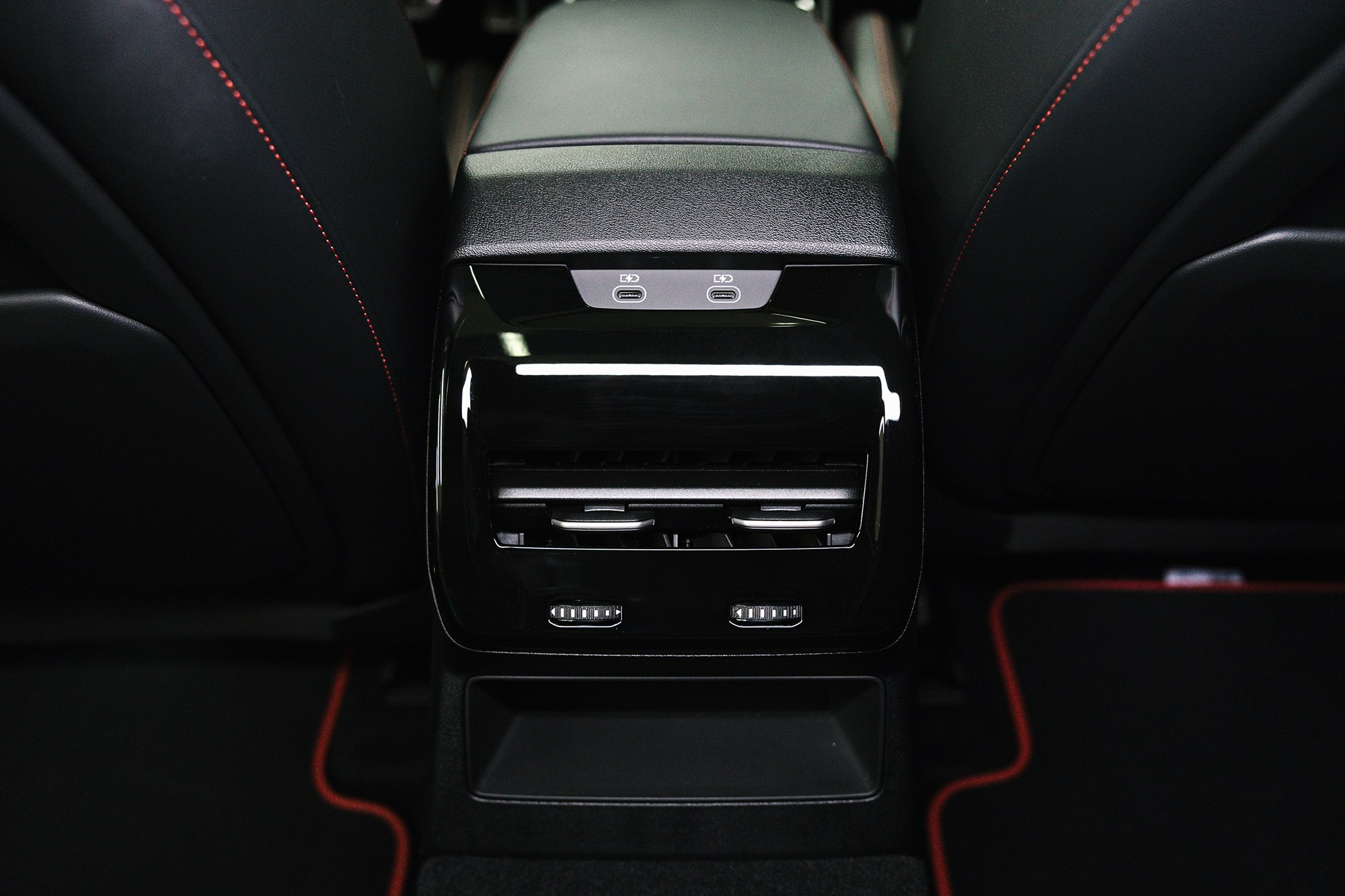 Audi A5  40 TFSI 2.0 quattro S tronic (204 л. с.). Автосалон «Х-Авто»