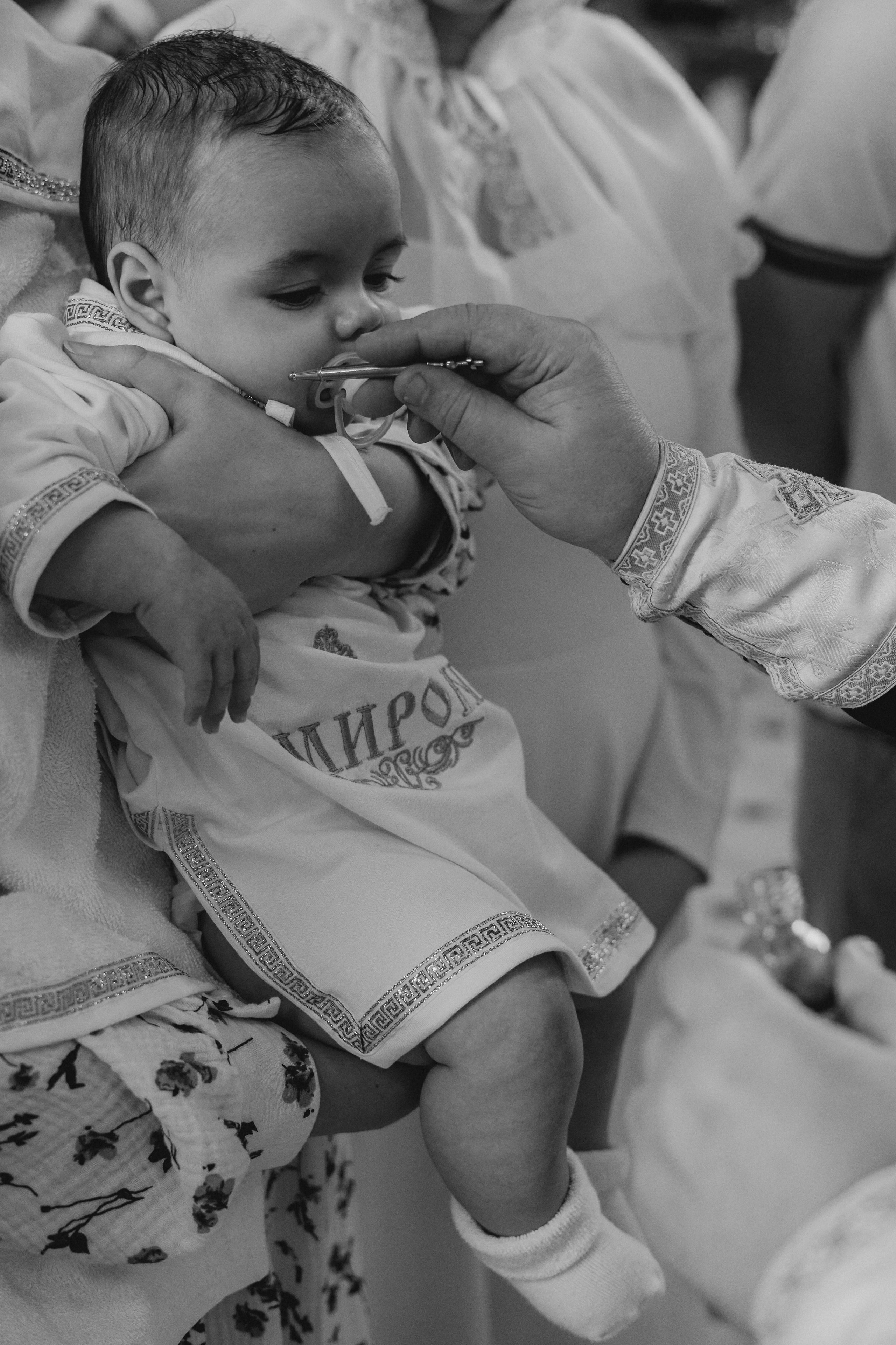 Таинство крещения Мирона