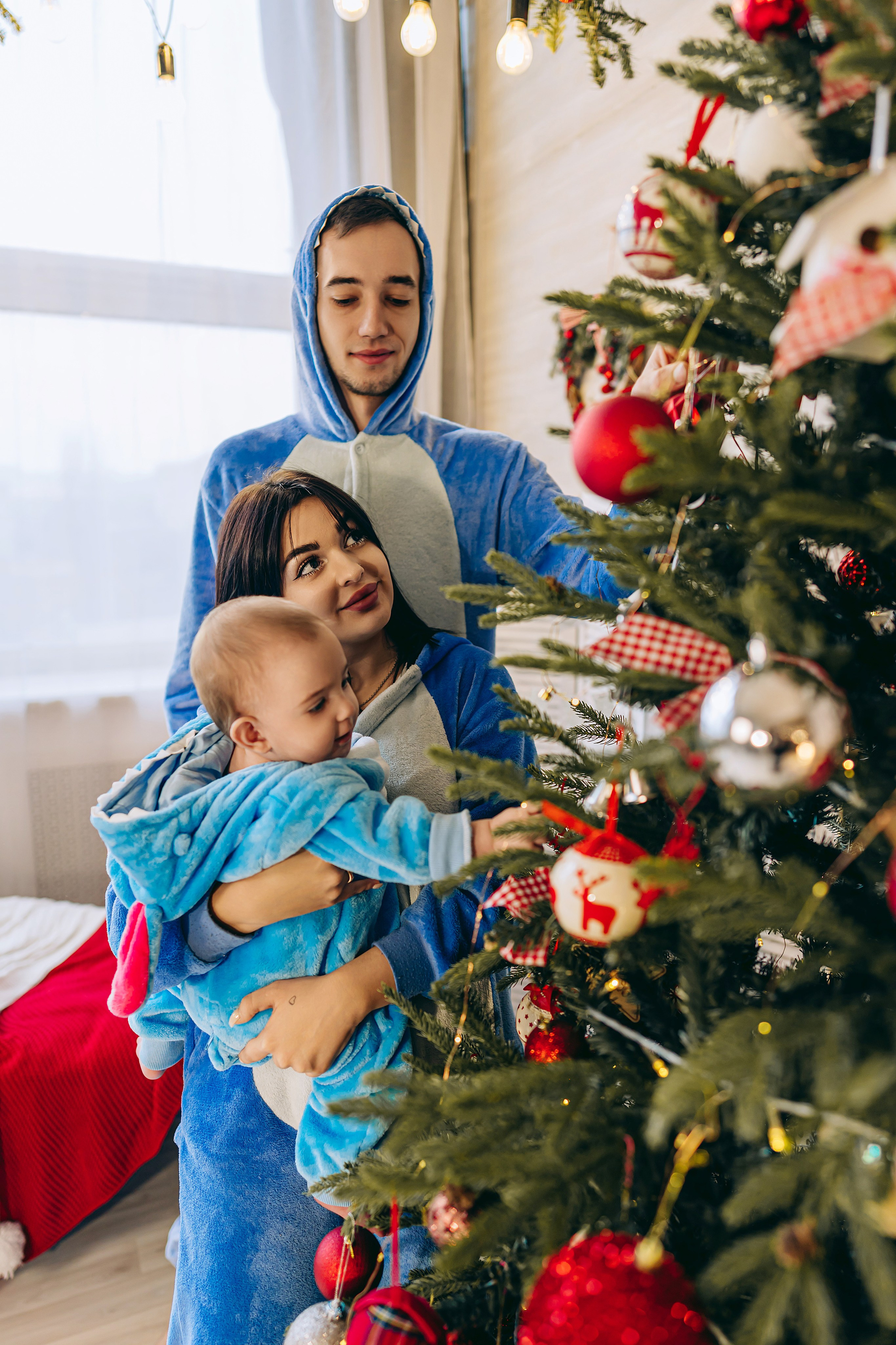 Семейная фотосессия в студии с ребенком