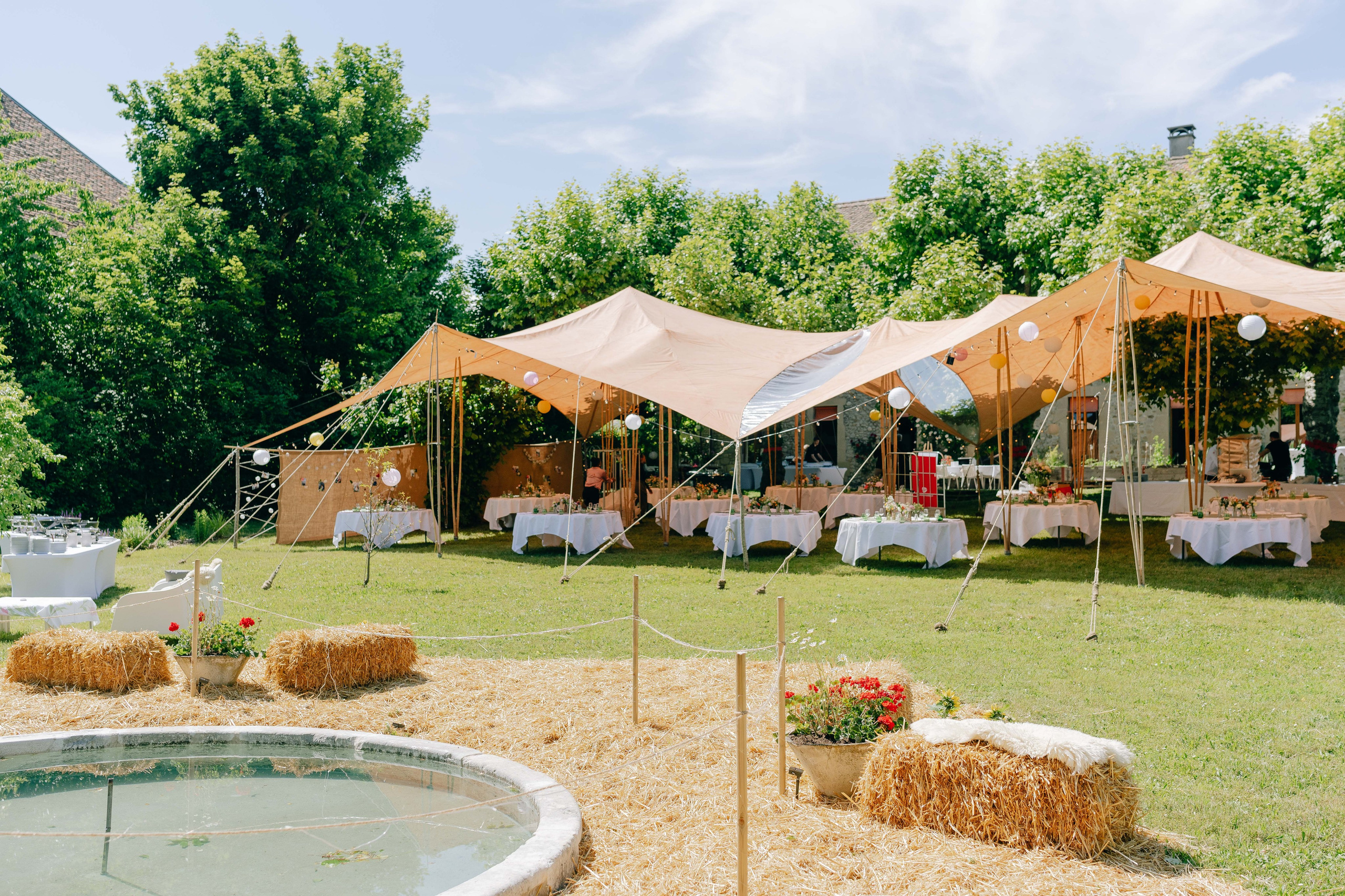 Nhi & Samuel | courtyard. Photographe de Mariage Professionnelle — Genève & Suisse Romande | Tanya Creator