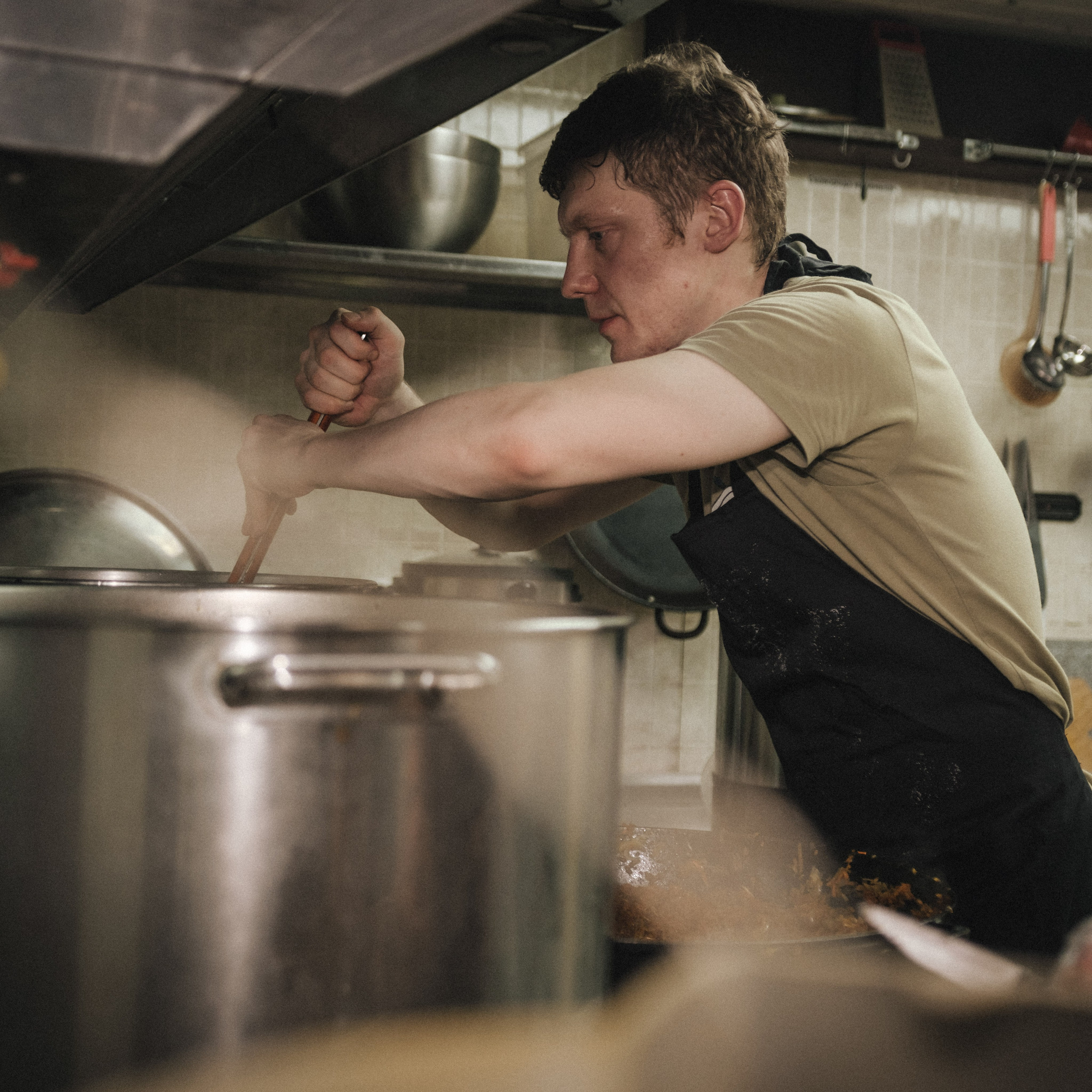 Снова готовка для кормления бездомных. Фотограф в Москве Максим Скоробогатов