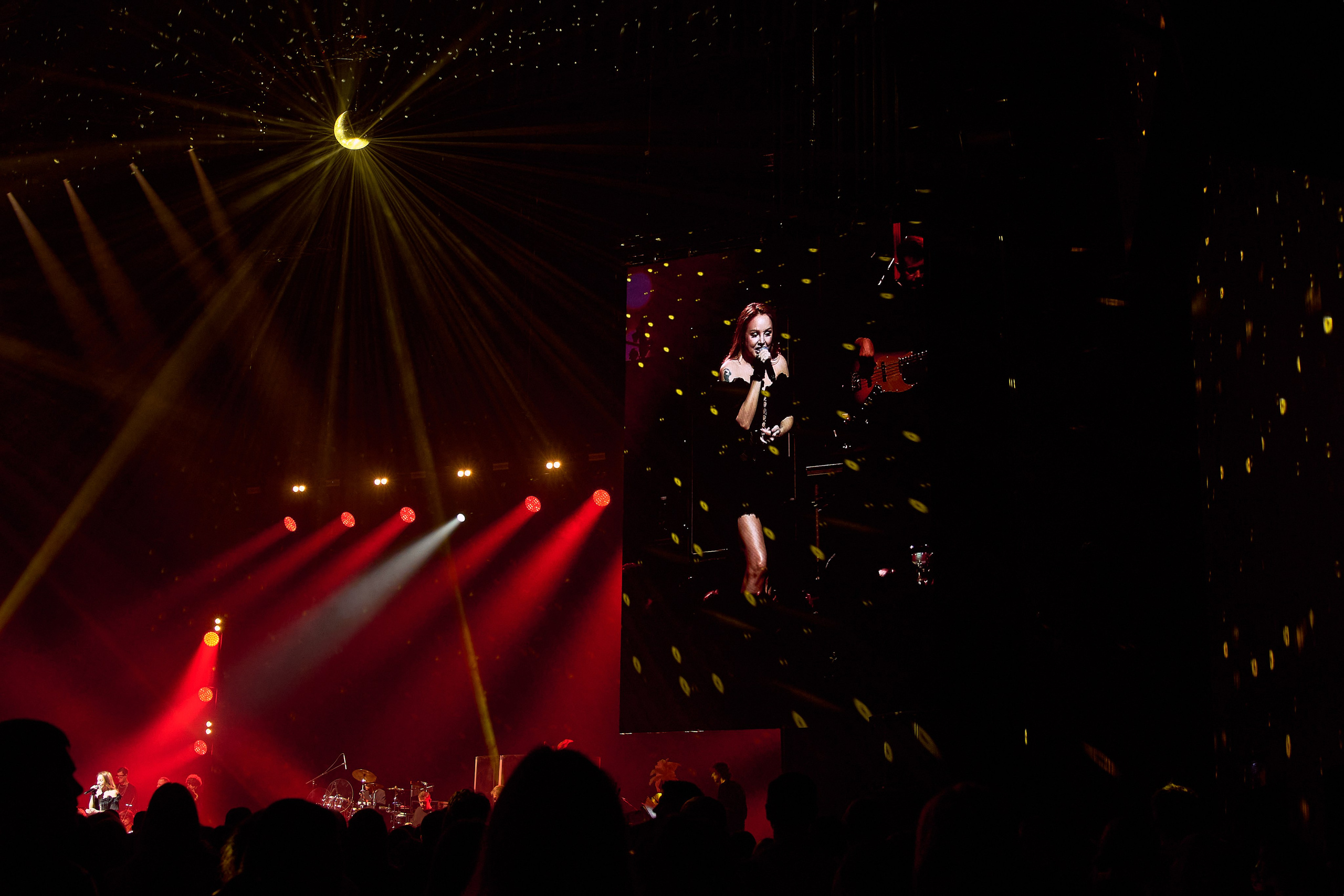 МАКСИМ & TELECLUB. Yekaterinburg, Sochi, Istanbul, Tiflis-Bshari Zaana’da fotoğrafçı