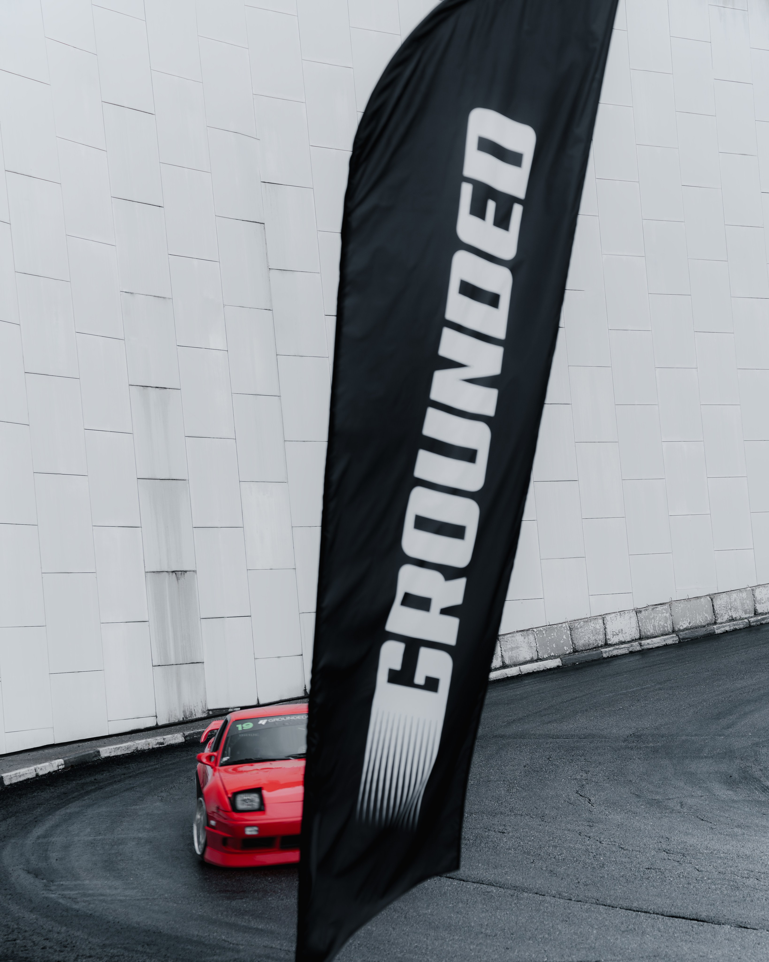 //GROUNDED2025. Автомобильный фотограф