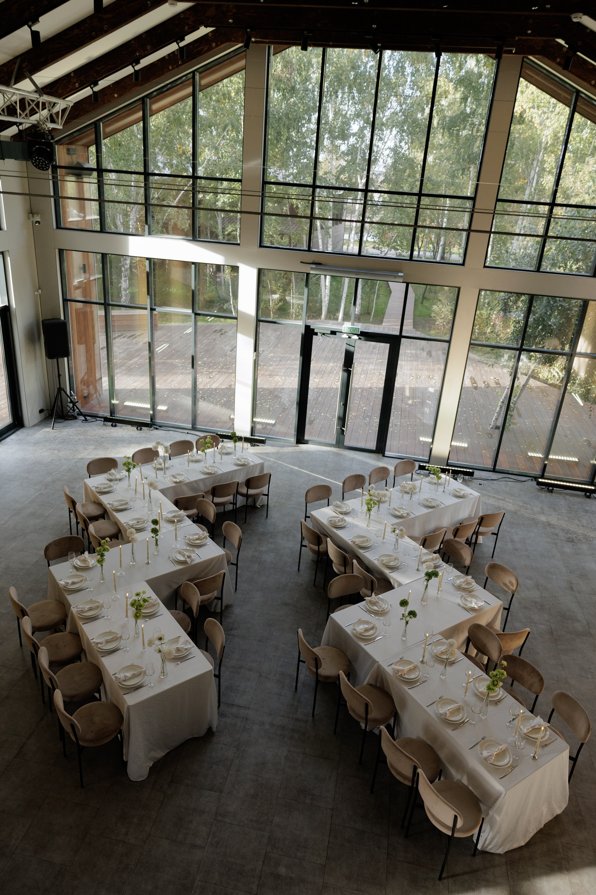 Трендовые расстановки столов в Галант холл. Свадебный фотограф