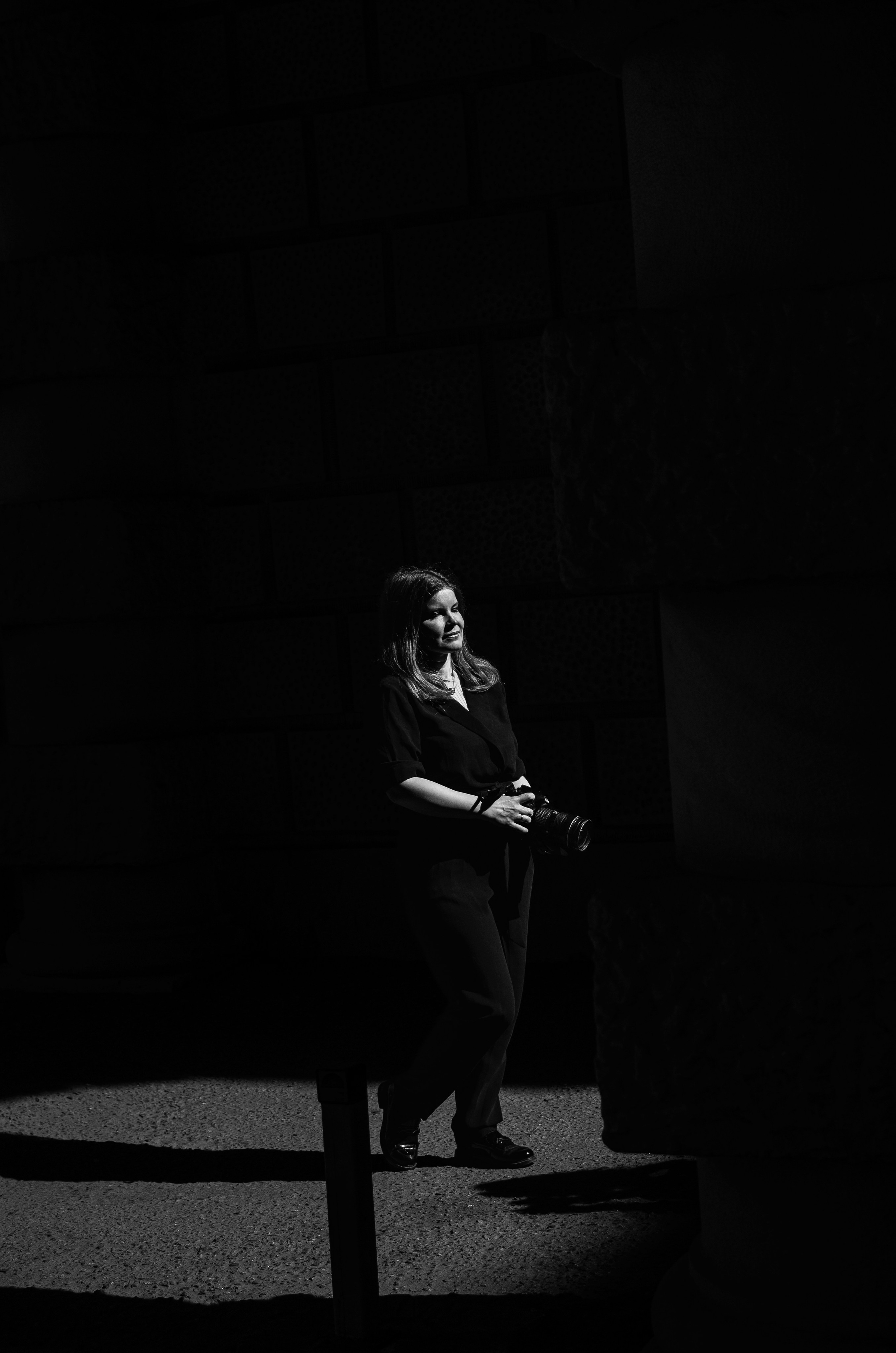 Фотопрогулка по питерским дворикам и парадным в формате разведки новых мест. Портретный и репортажный фотограф в Санкт-Петербурге Варвара Жукова