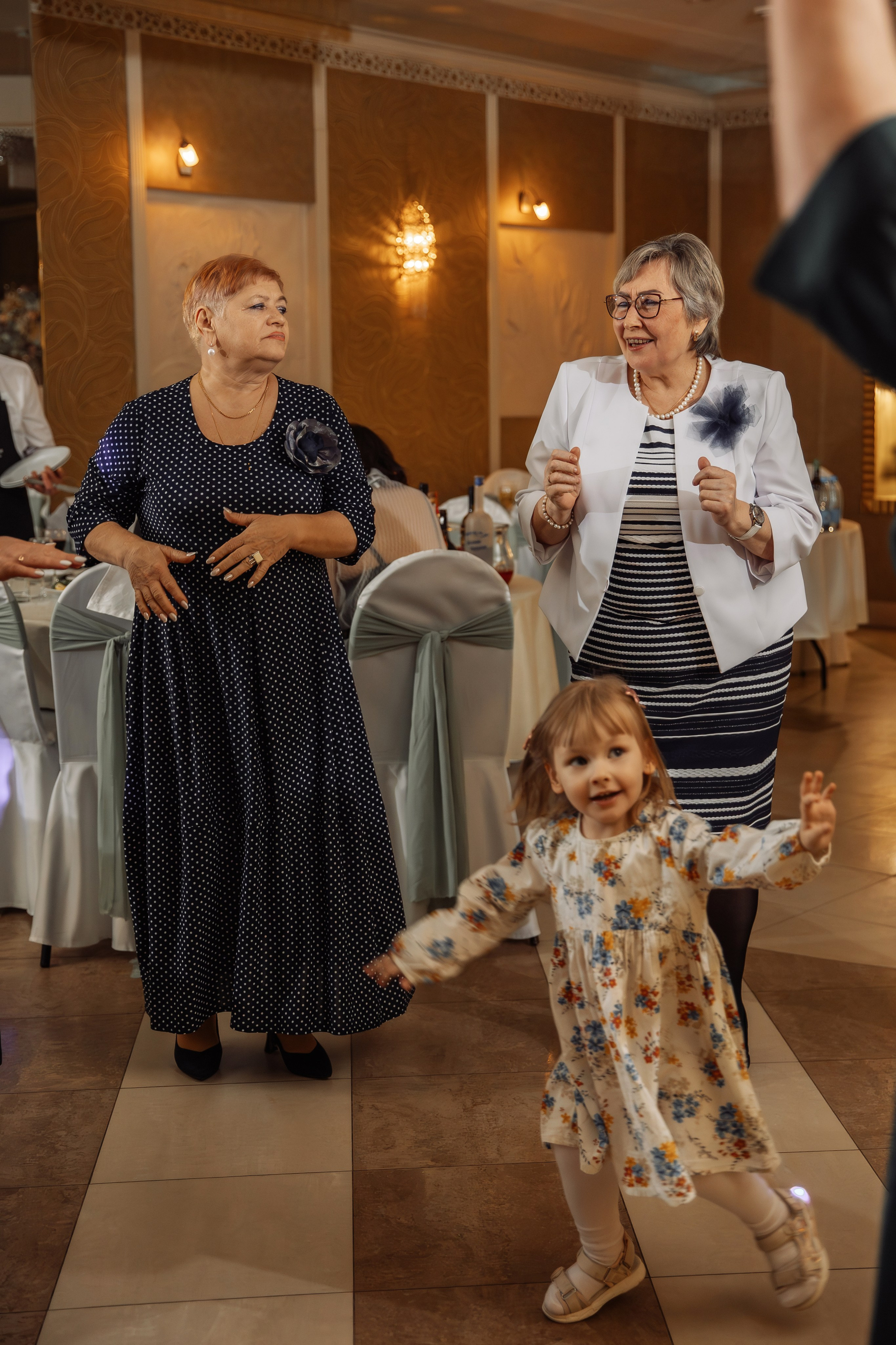 Репортаж Свадебного банкета Юлии и Романа. Семейный и женский фотограф в Москве Надежда Воробьева