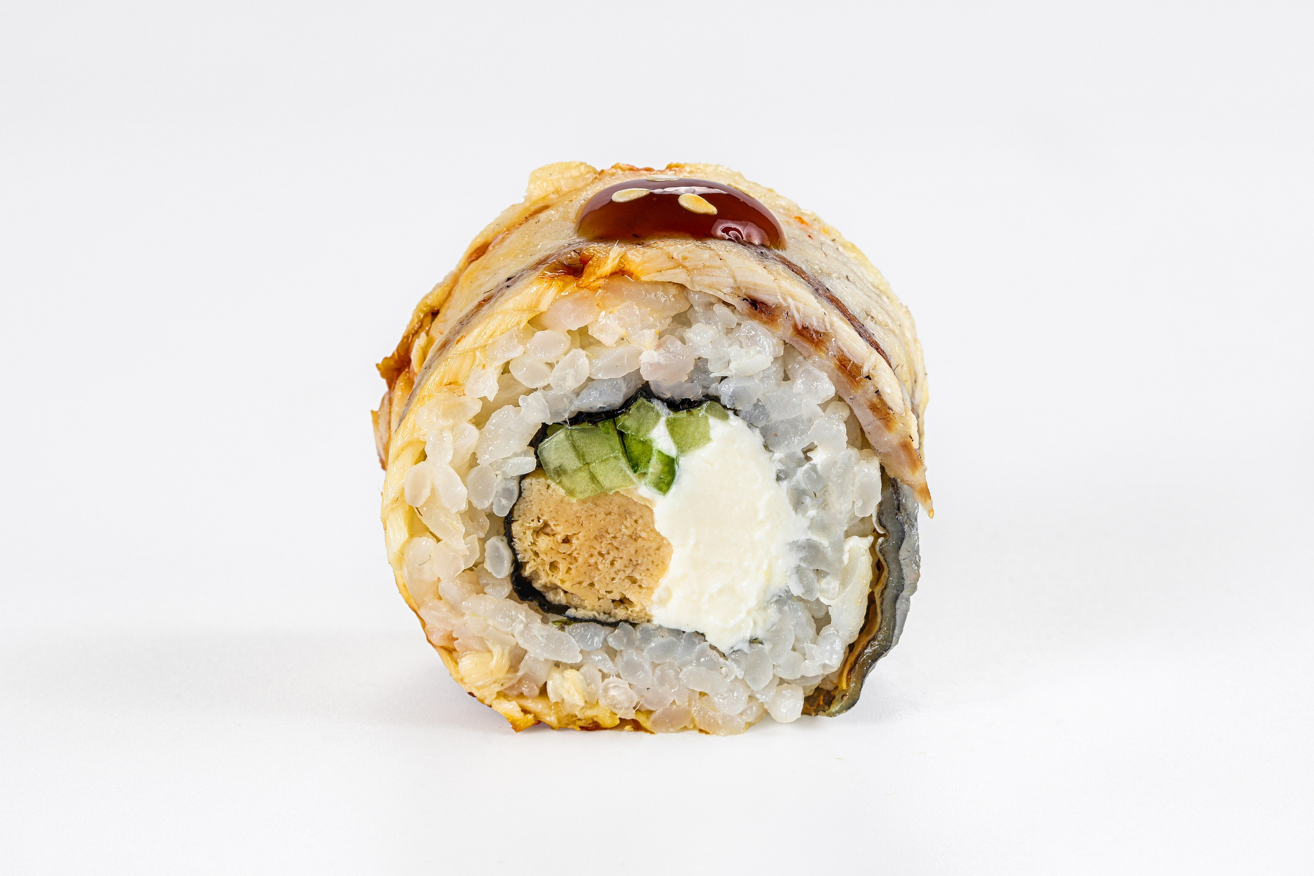 Фотосъемка суши и роллов. Заказ по тел.: +7 (906) 006-90-22. Фуд-фотограф Андрей Старостин — съемка еды в Москве. 9000 руб. в час