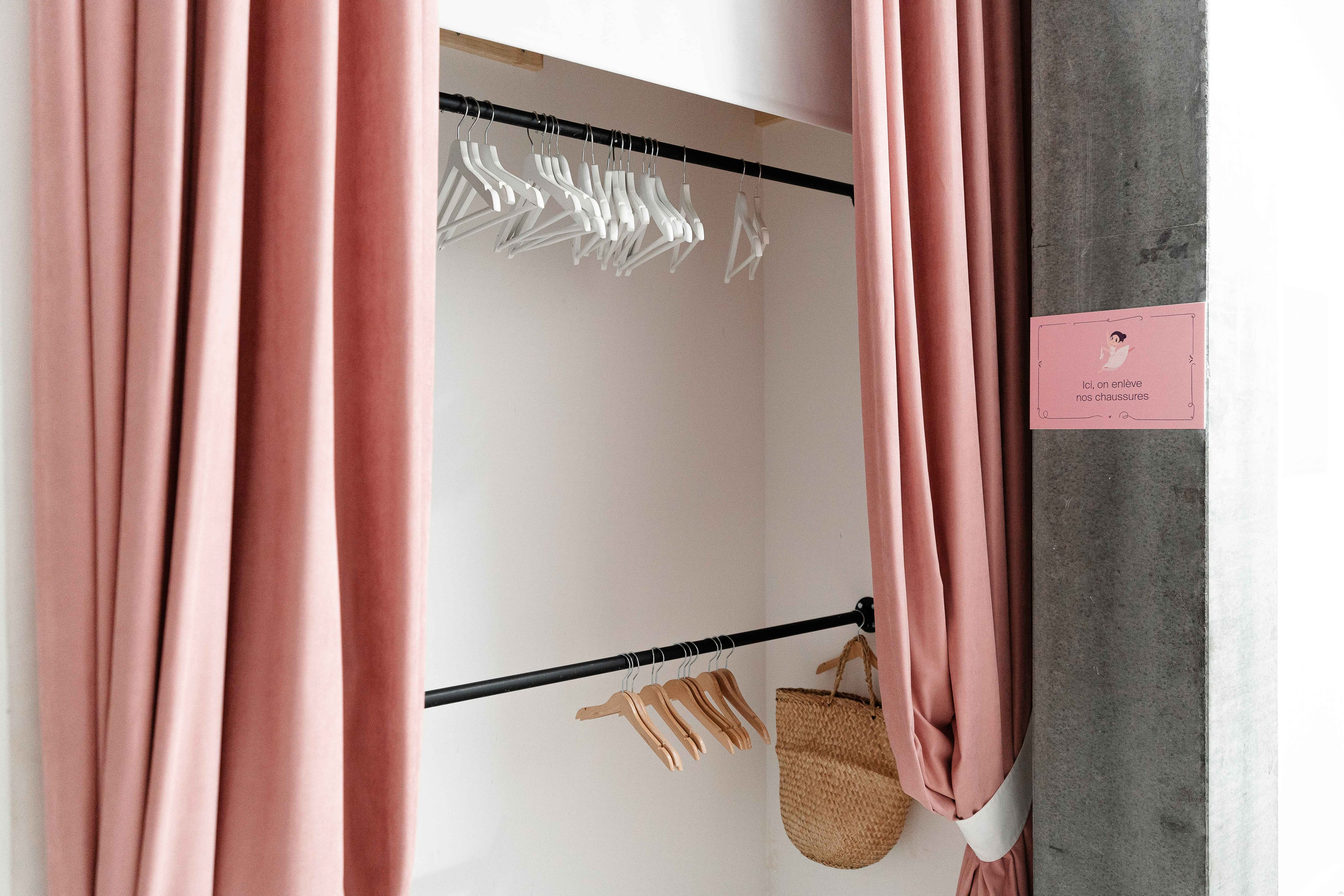 Commercial Photographer Geneva | Interior, Business & Restaurant Photography. Professional Wedding Photographer Geneva & Romande Switzerland | Tanya Creator