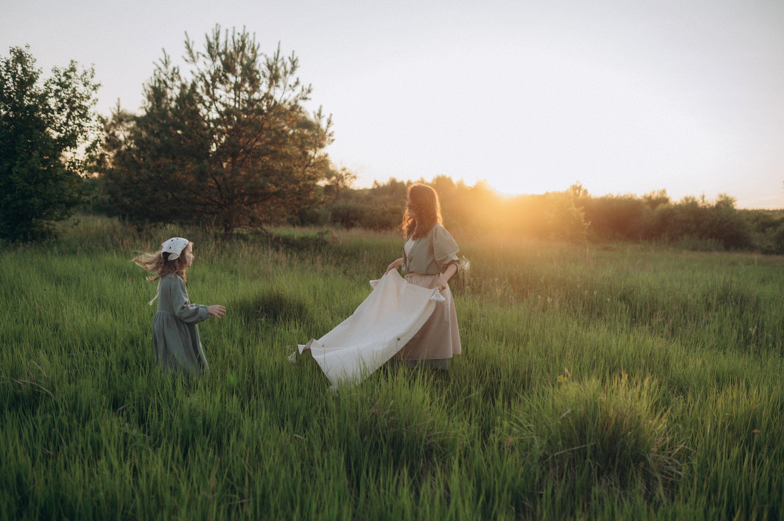 Кристина, Соня и люпиновый вечер. Фотограф Мария Стрелкова