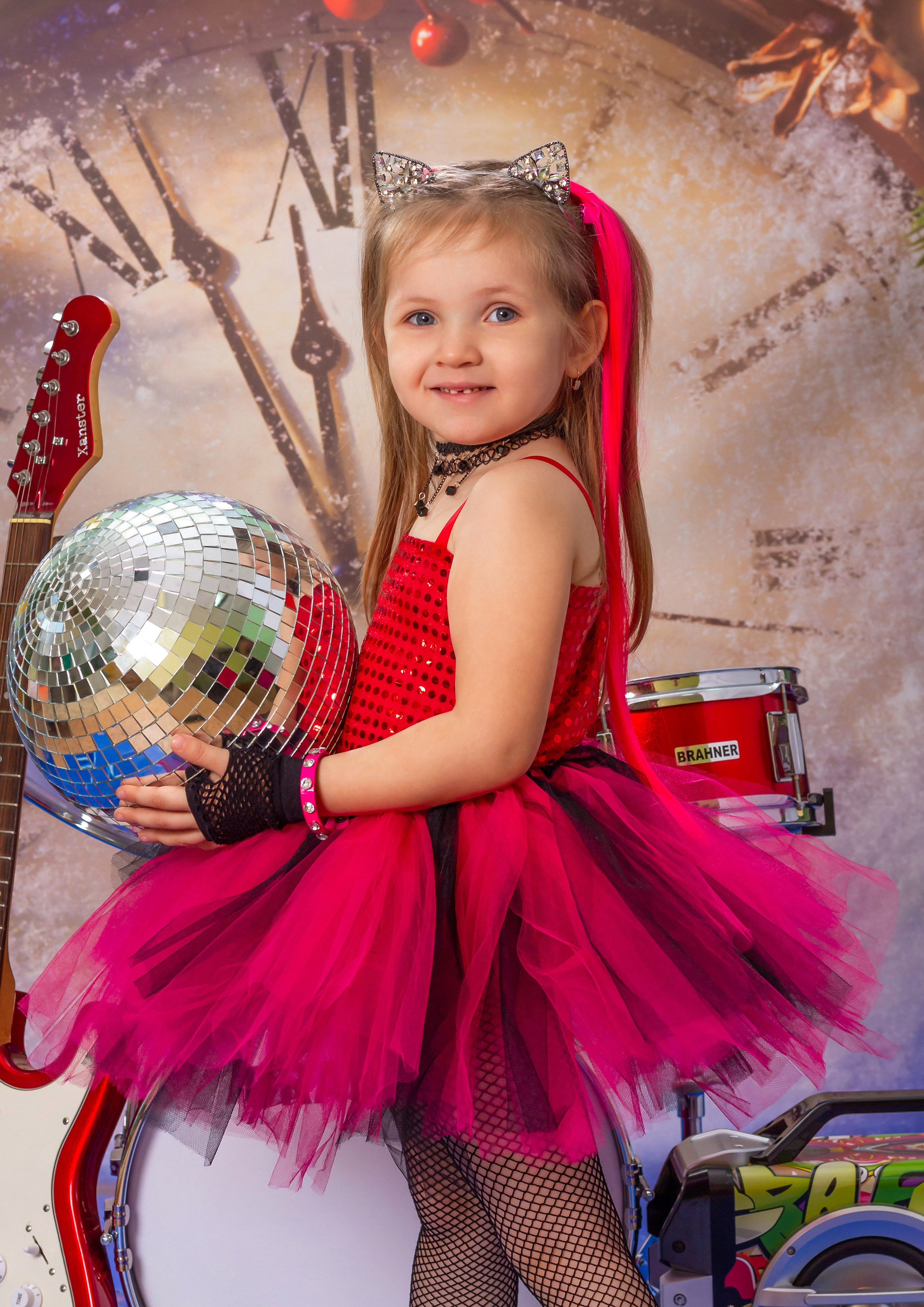 Фотосессия «Новогодняя Рок-Звезда» 2019 год. Фотограф в детский сад Елена Колчева Новокузнецк