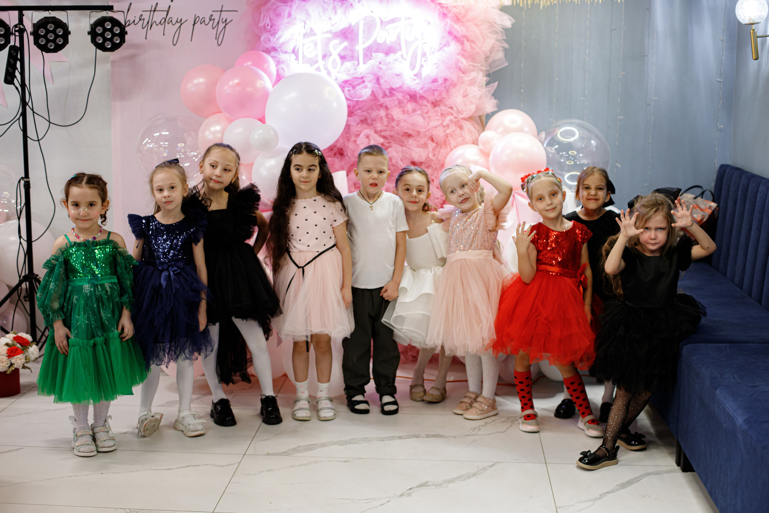 ASIA'S BIRTHDAY PARTY. Photokarish