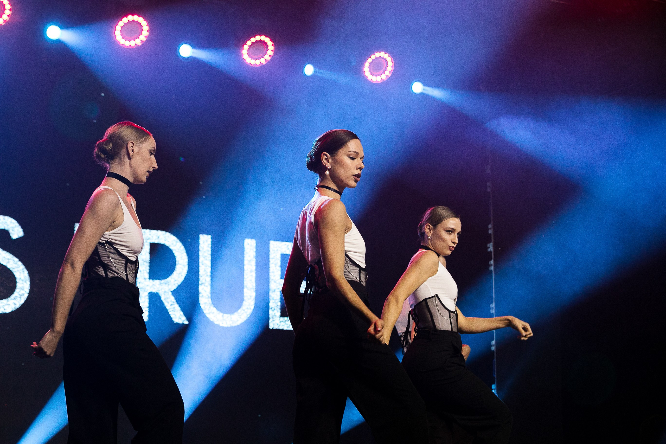 Выступления. VICTOR SAPOZHNIKOV