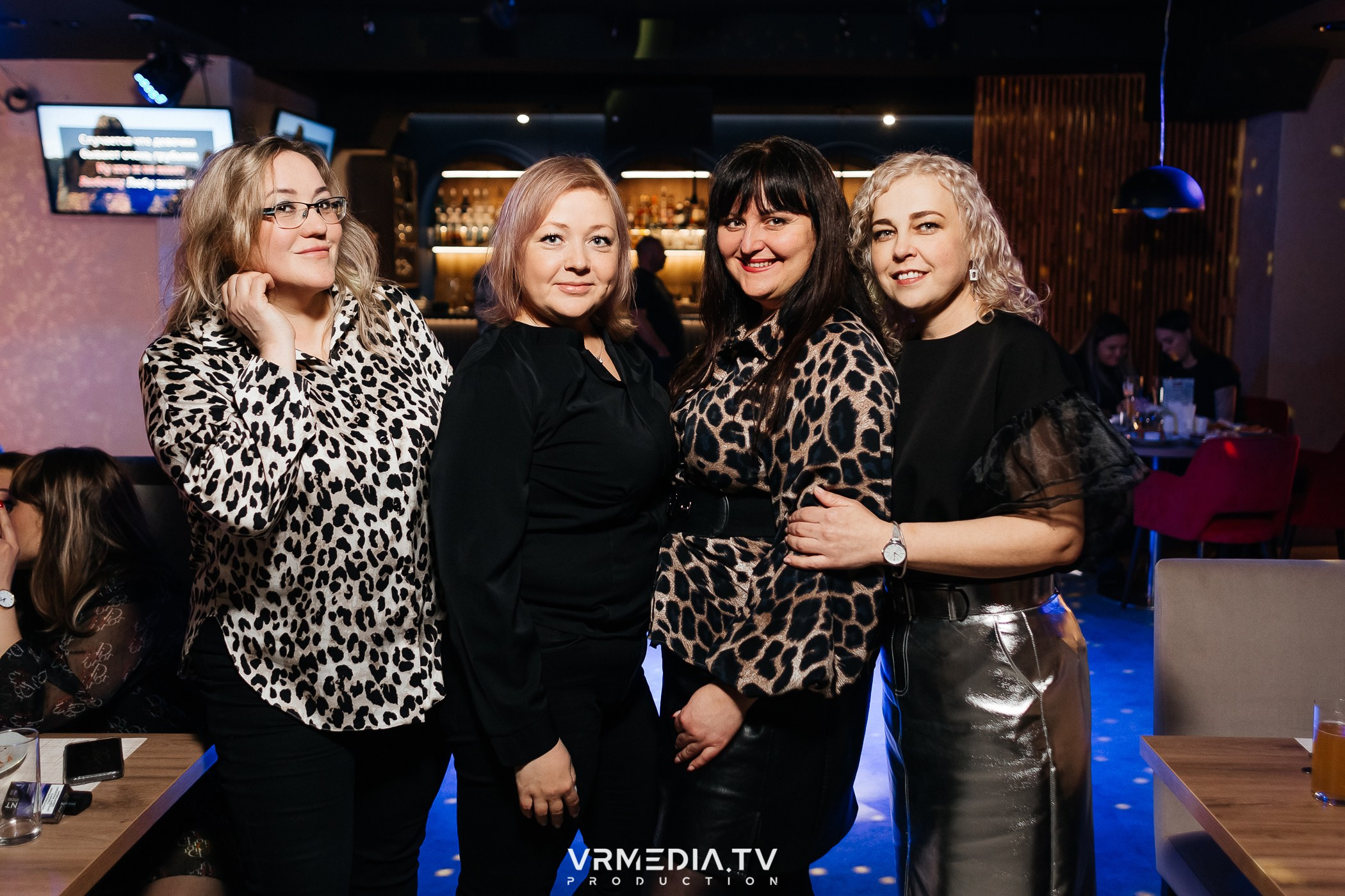 8 марта в караоке-ресторане «Голос»