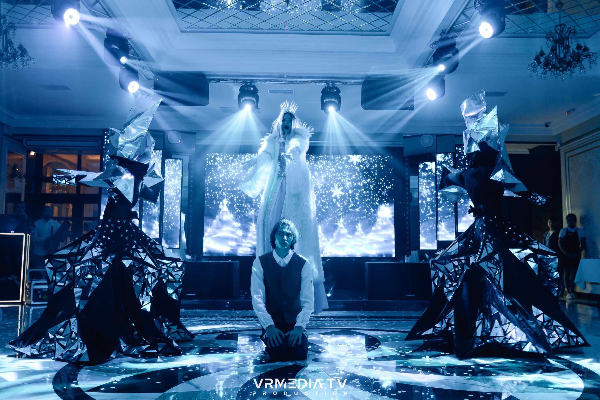 Новогодний вечер в ресторане «Лазурный Берег»