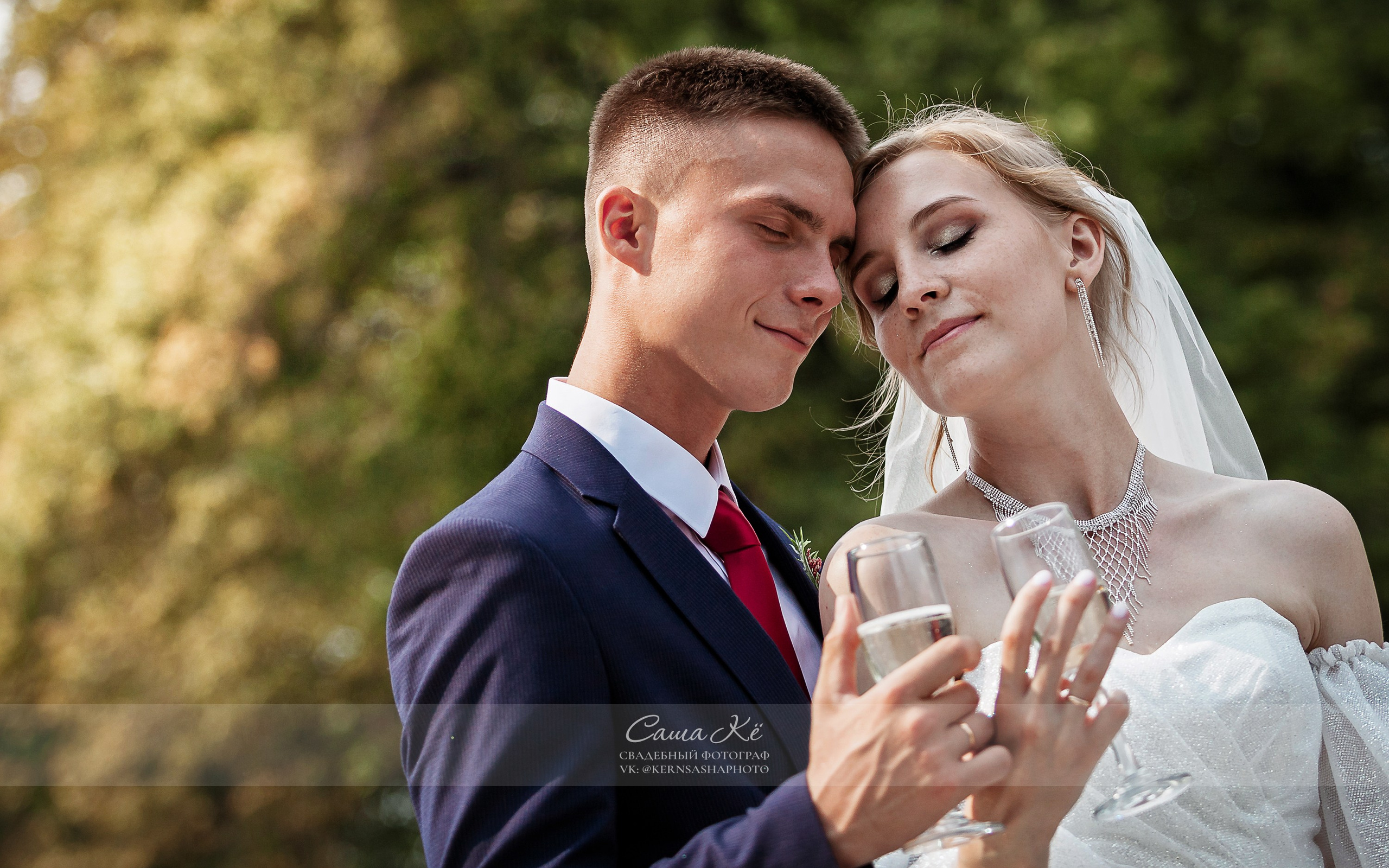 Волшебная фотосессия А&О около Оперного театра. Свадебный, семейный и event фотограф в Новосибирске и Новосибирской области Саша Кё