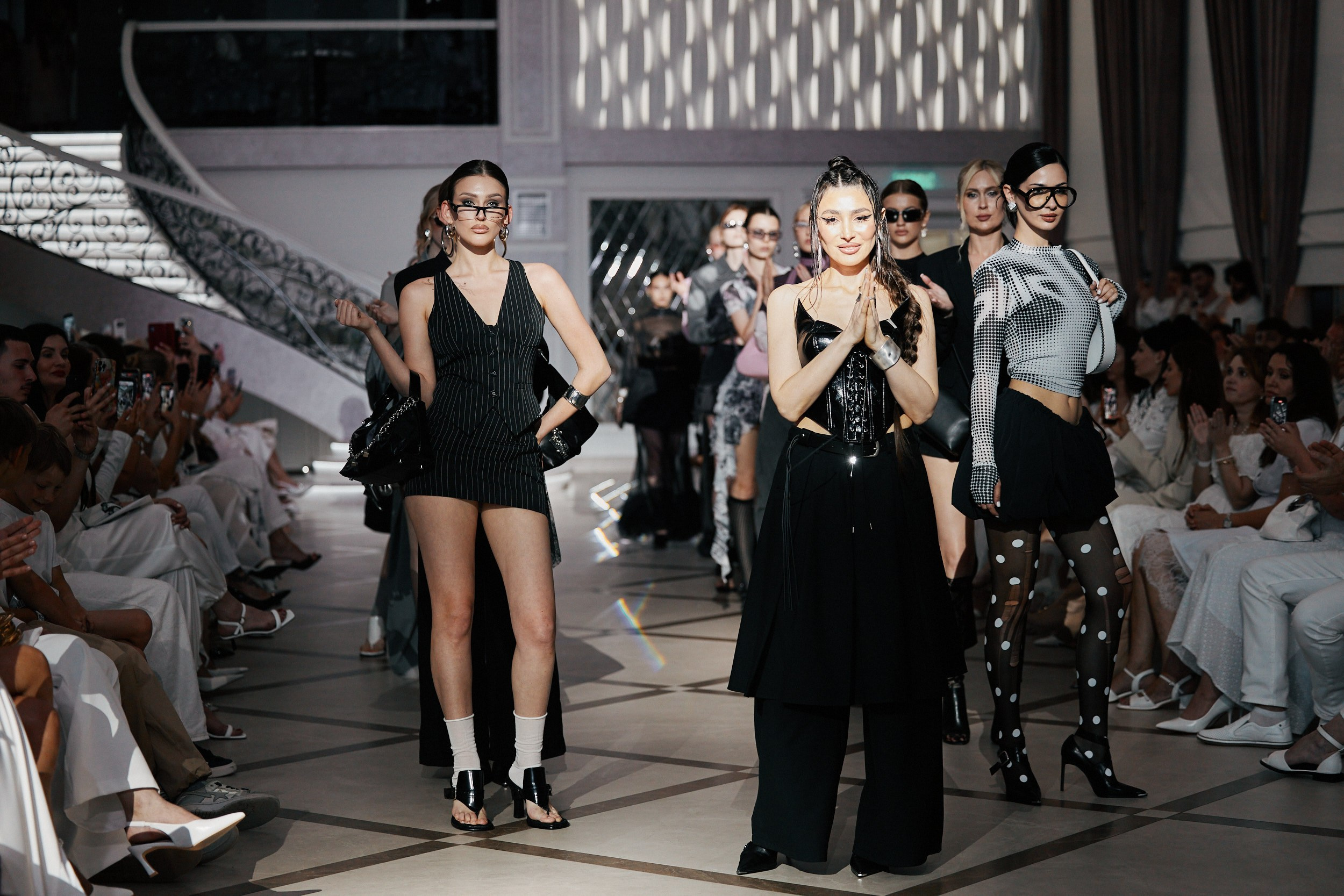 KRASNODAR FASHION WEEK 14.06. Свадебный репортажный фотограф краснодар максим дремов дрёмов фотосессия студия цена