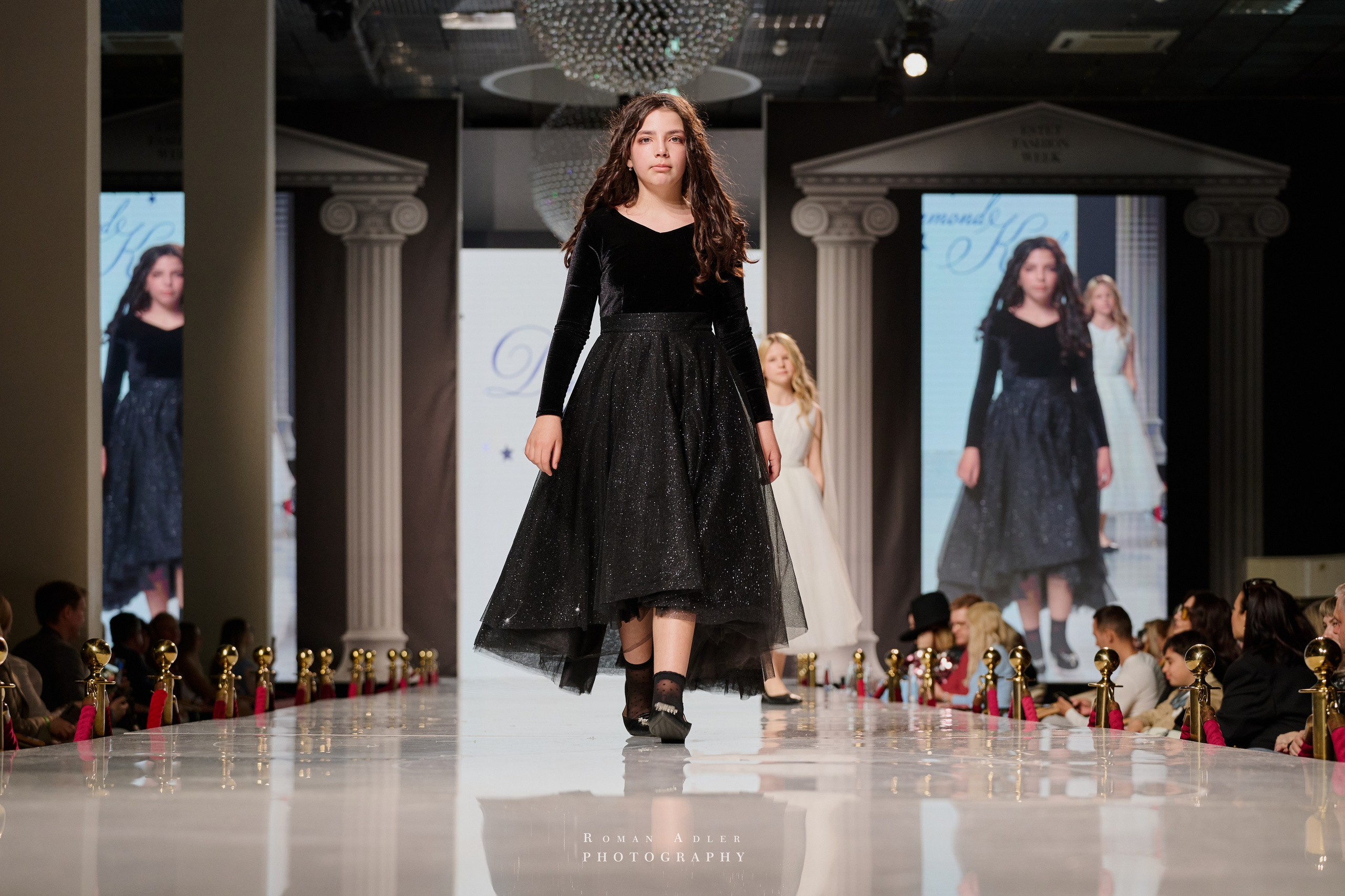 ESTET FASHION WEEK ВЕСНА — 2025. Фотограф Роман Адлер