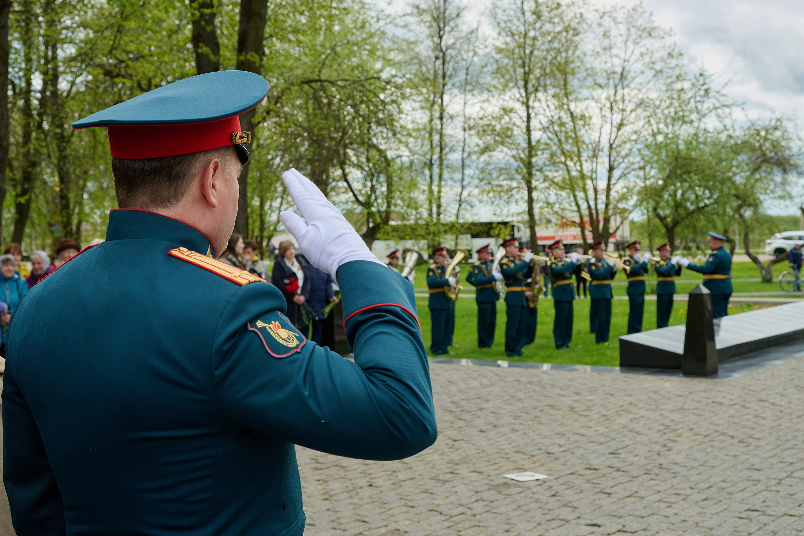 Памяти подвигу Кремлевских курсантов. Ярополец. Фотограф Роман Адлер