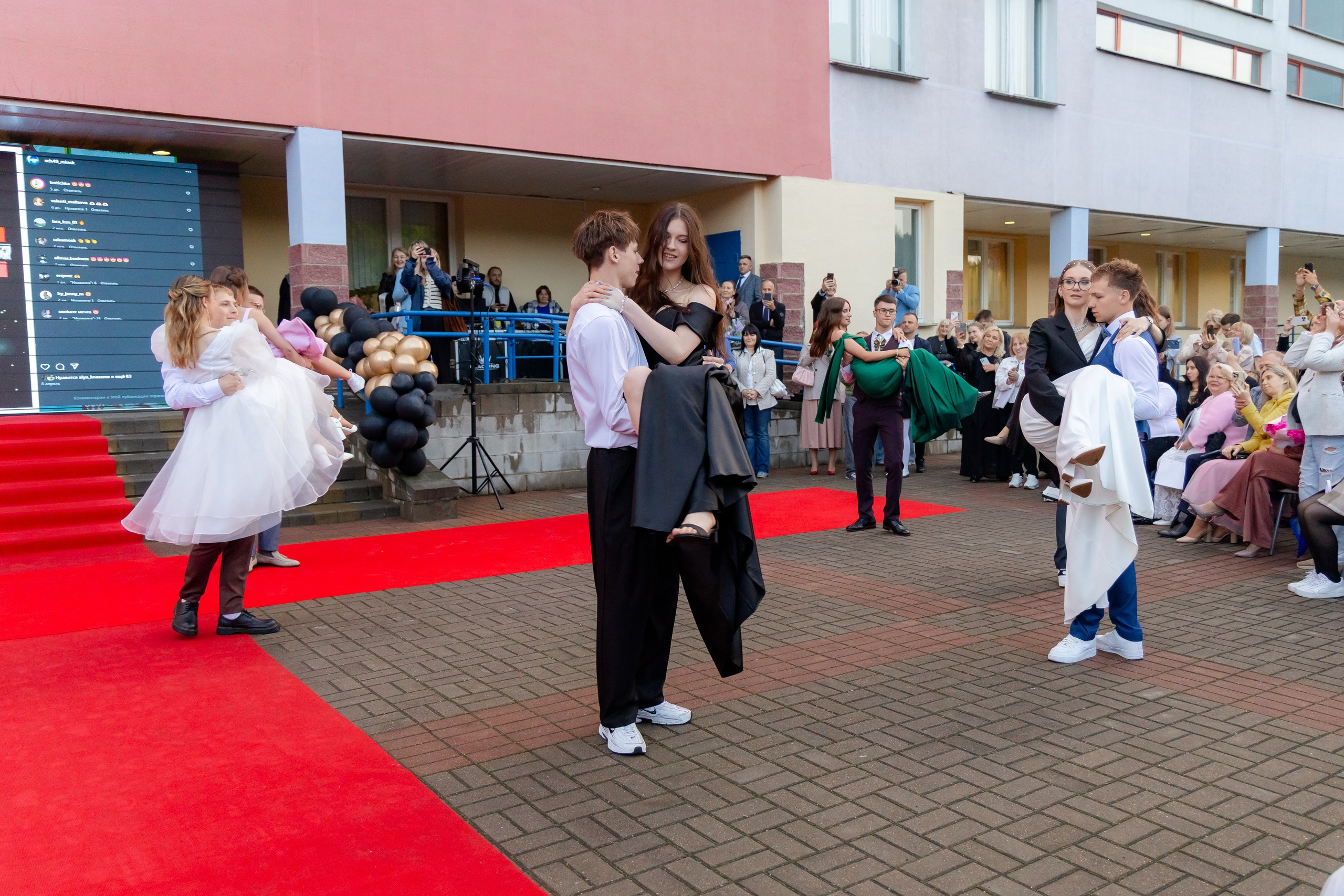 Школьный выпускной 2025 год в Минске, Беларуси. Свадебный фотограф в Минске/Беларуси Сергей Спиридонов