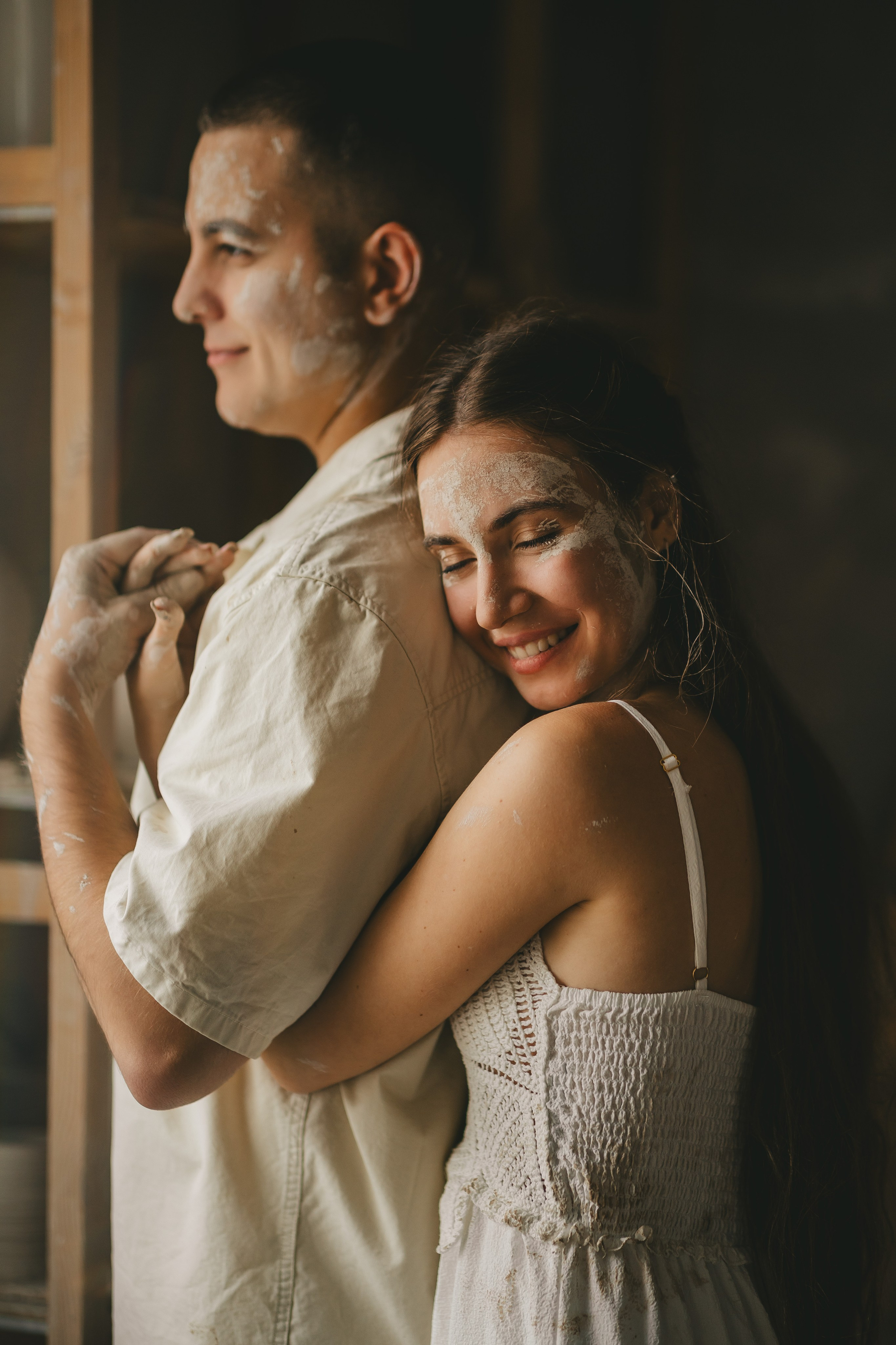 Дима и Даша в гончарной мастерской. Семейный lifestyle фотограф в Санкт-Петербурге Людмила Пахомова